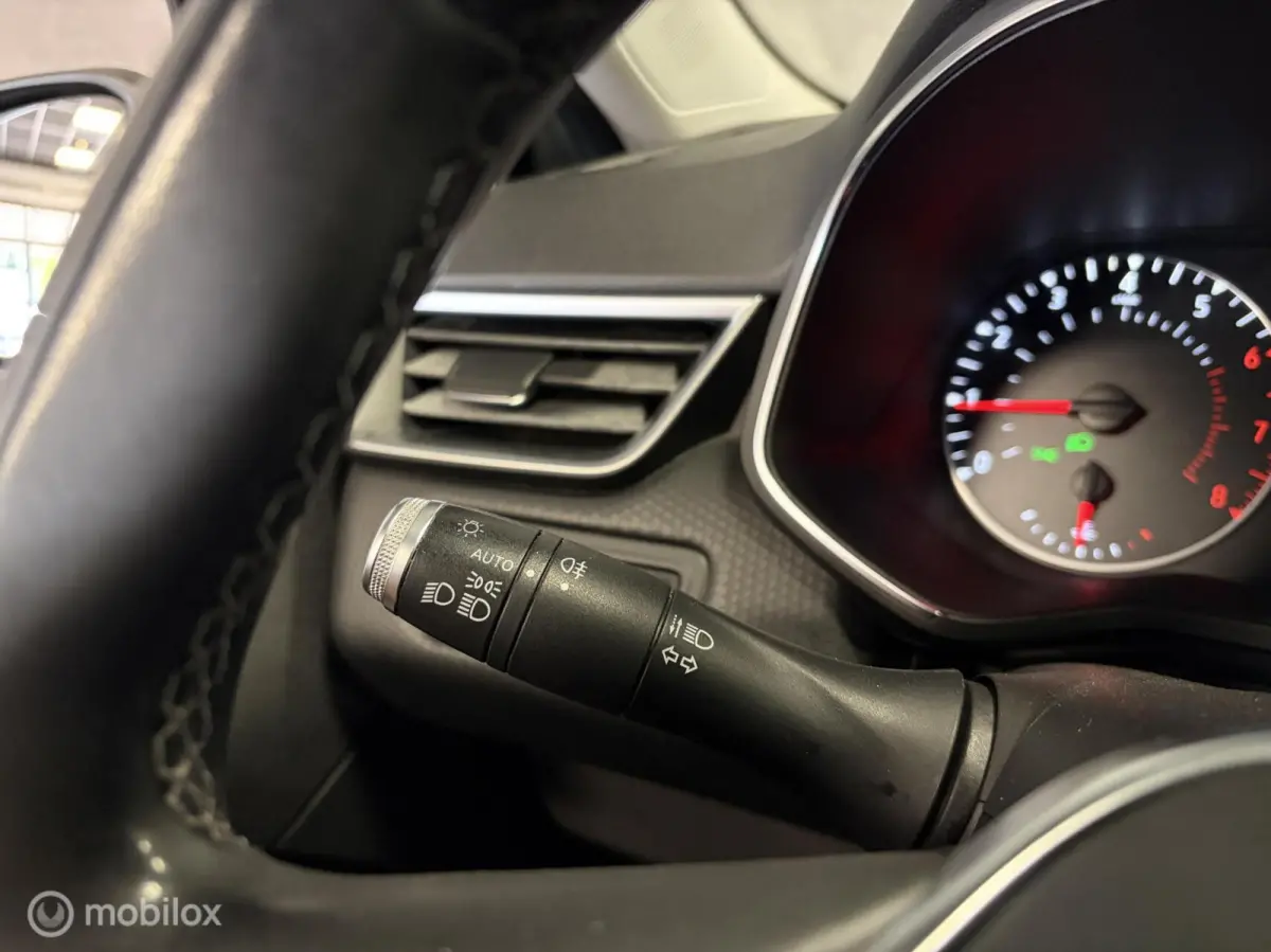 1.0 TCe Zen NAVI / CLIMA / CRUISE / PDC / NAP /