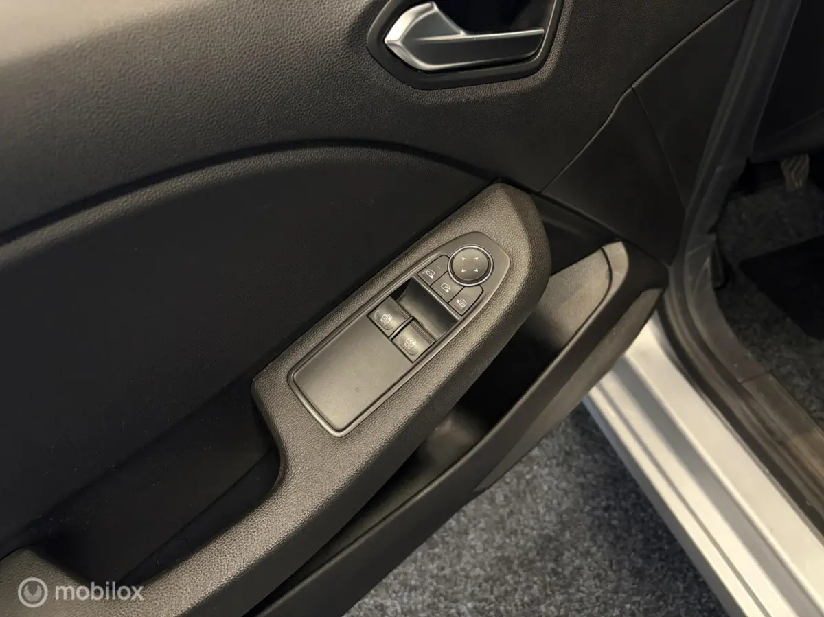 1.0 TCe Zen NAVI / CLIMA / CRUISE / PDC / NAP /