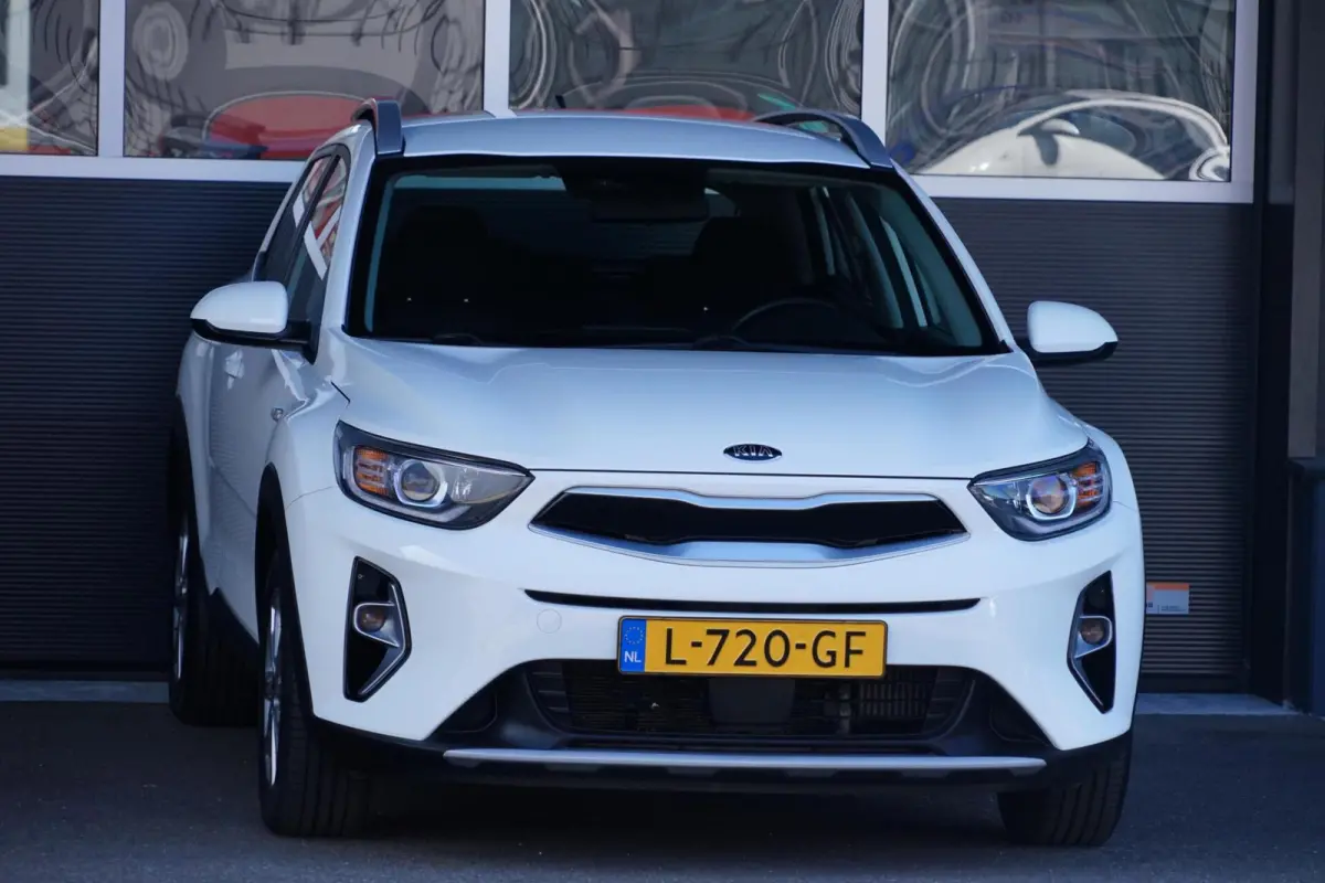 1.0 T-GDi MHEV DynamicLine, NL, clima, cam. CarPlay