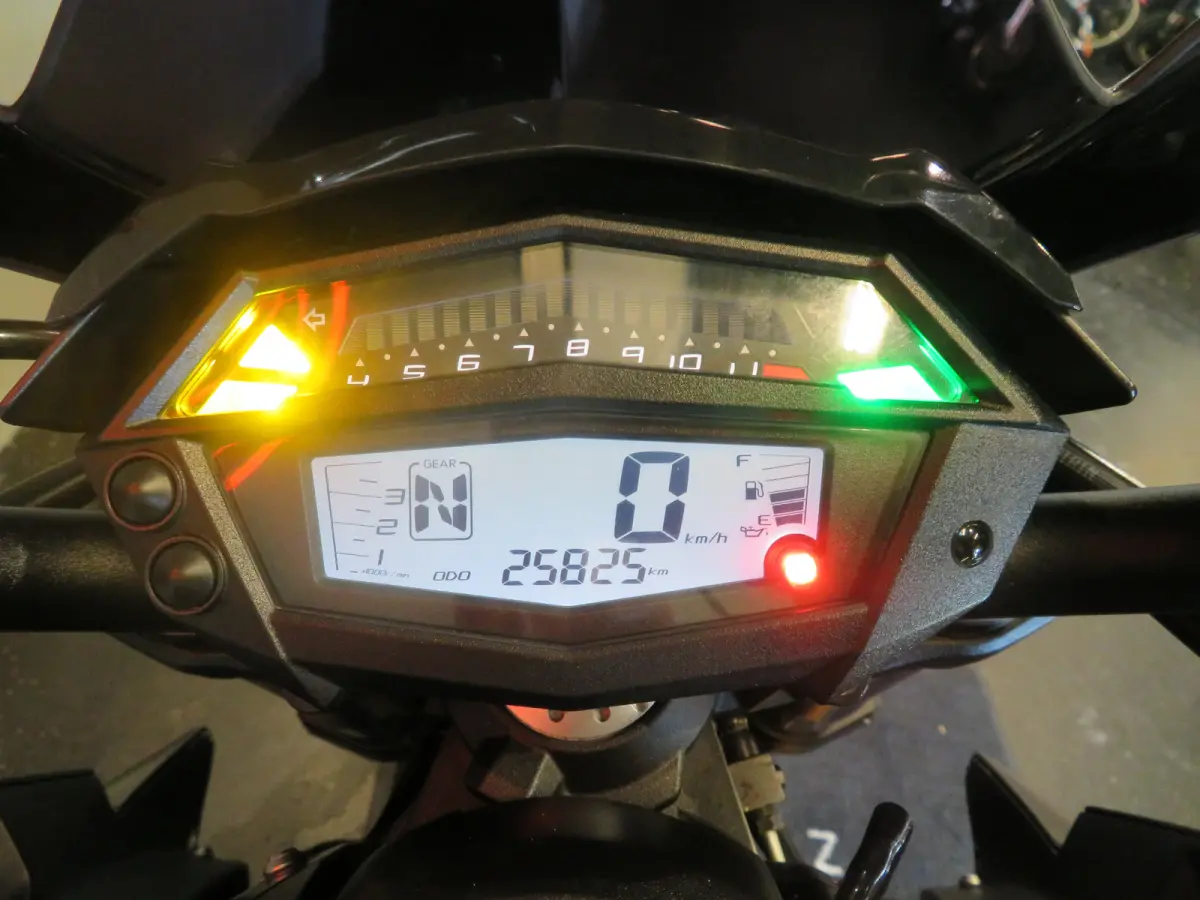 Z1000 AKRA TOPPER!