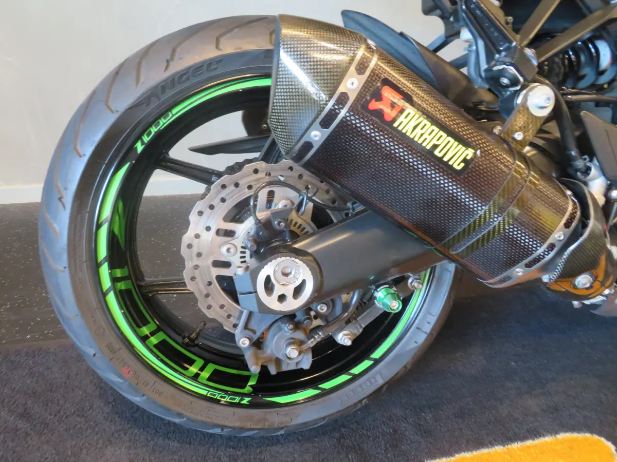 Z1000 AKRA TOPPER!