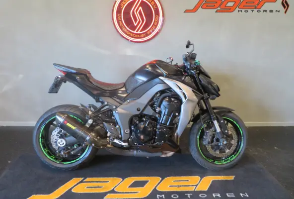 Z1000 AKRA TOPPER!