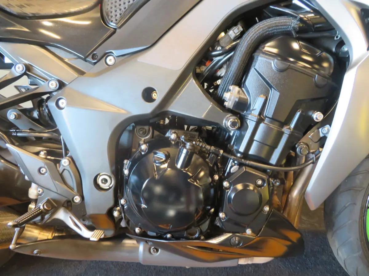 Z1000 AKRA TOPPER!