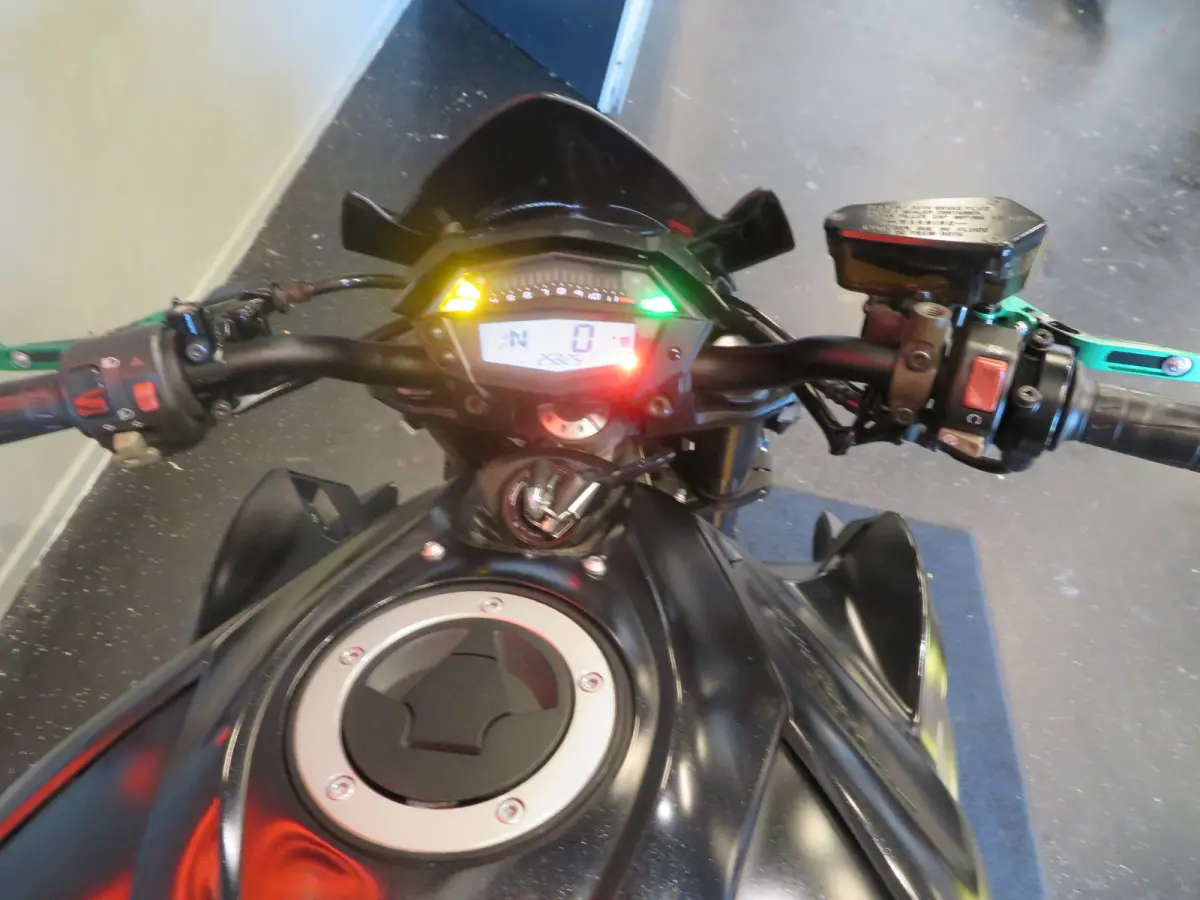 Z1000 AKRA TOPPER!