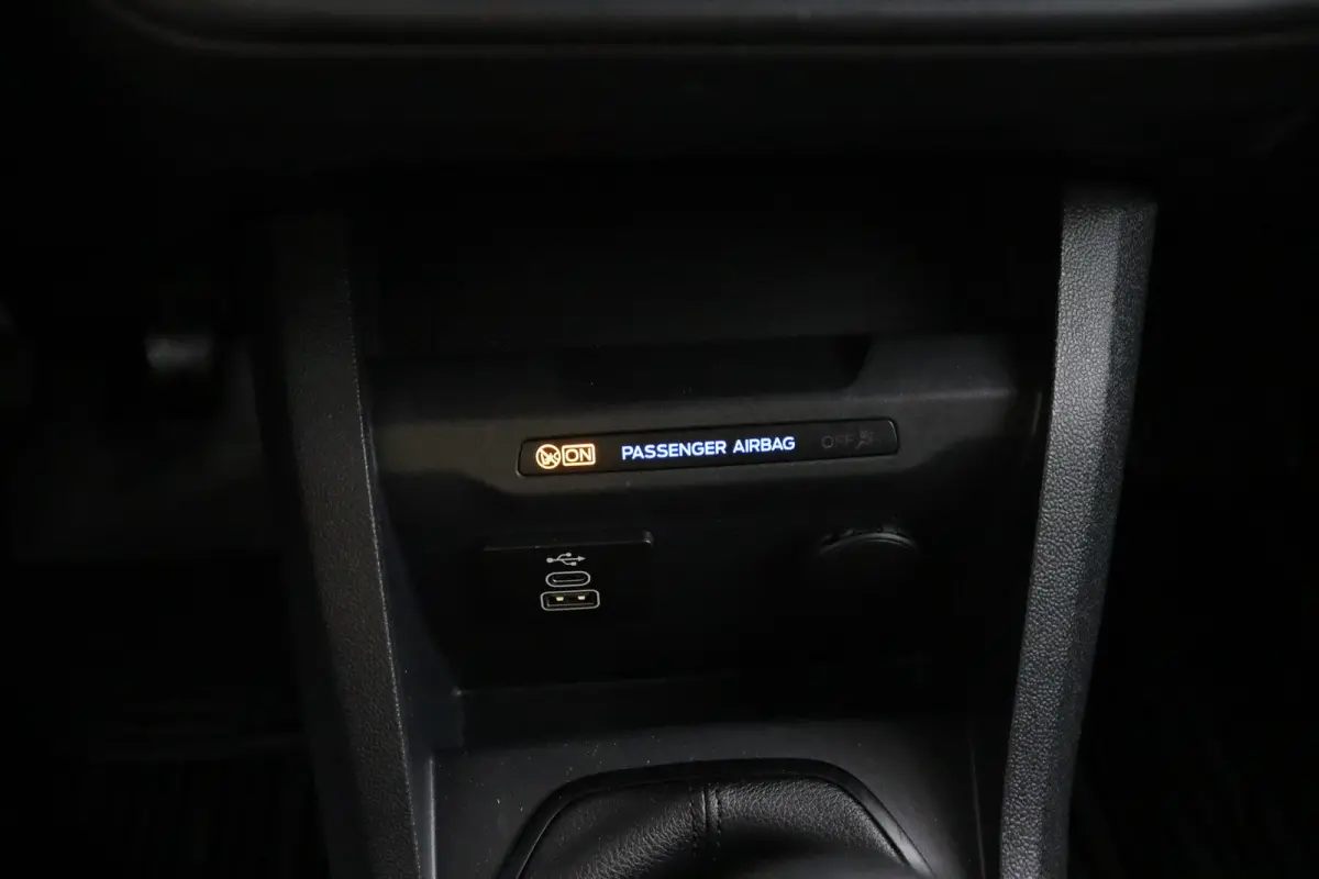 1.0 EcoBoost 100pk Trend | Benzine! | CarPlay/Android Auto | Bluetooth | Parkeersensoren | Airco | Schuifdeur