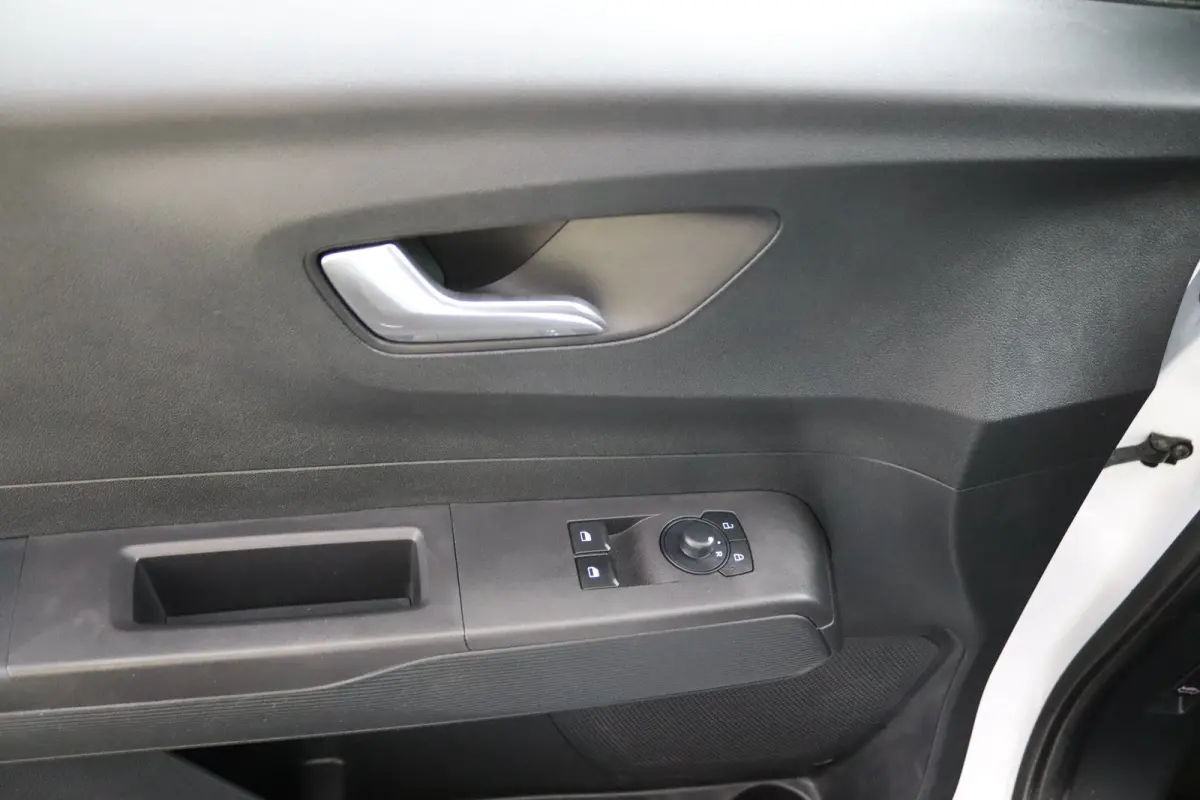 1.0 EcoBoost 100pk Trend | Benzine! | CarPlay/Android Auto | Bluetooth | Parkeersensoren | Airco | Schuifdeur