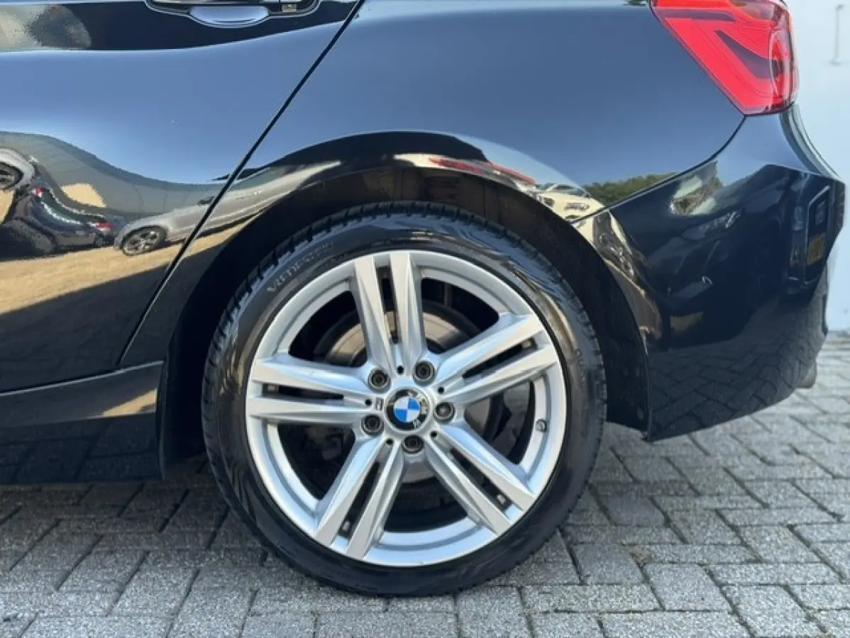 118i High Executive Sport-Schuifdak-LED-Automaat