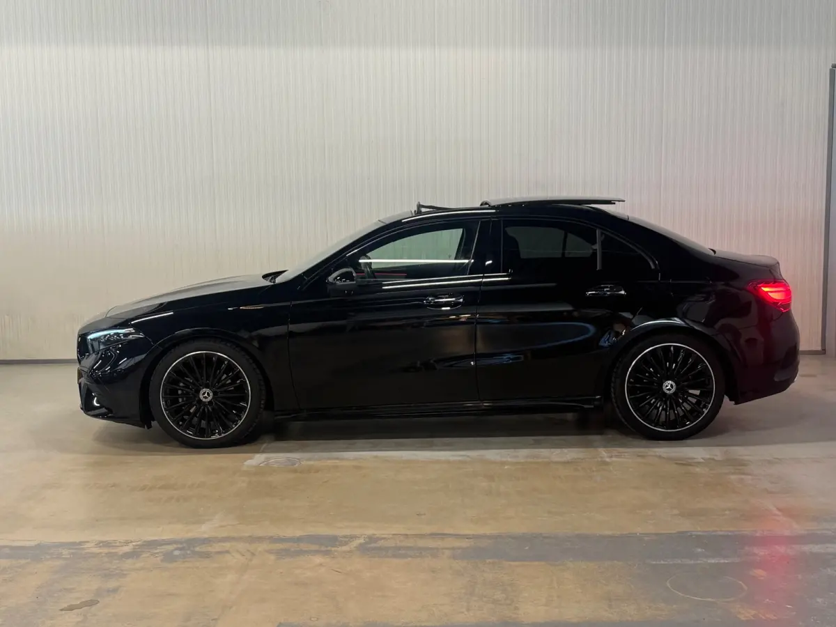 180 AMG Line | FACELIFT | NAP | PANO | NIGHT | AMBIANCE