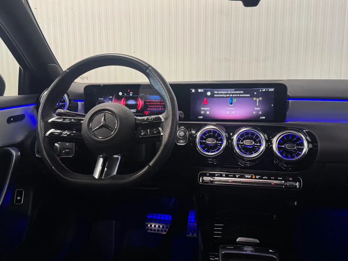 180 AMG Line | FACELIFT | NAP | PANO | NIGHT | AMBIANCE