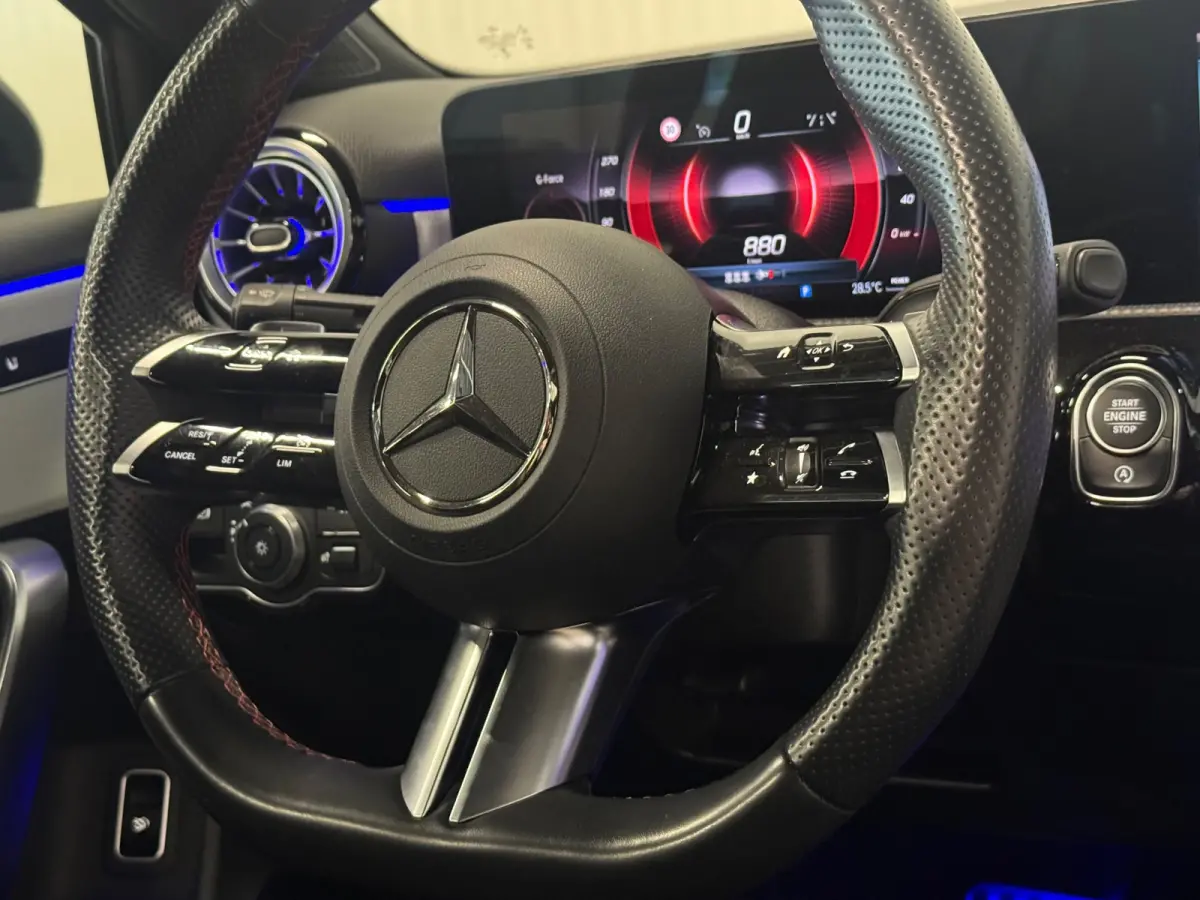 180 AMG Line | FACELIFT | NAP | PANO | NIGHT | AMBIANCE