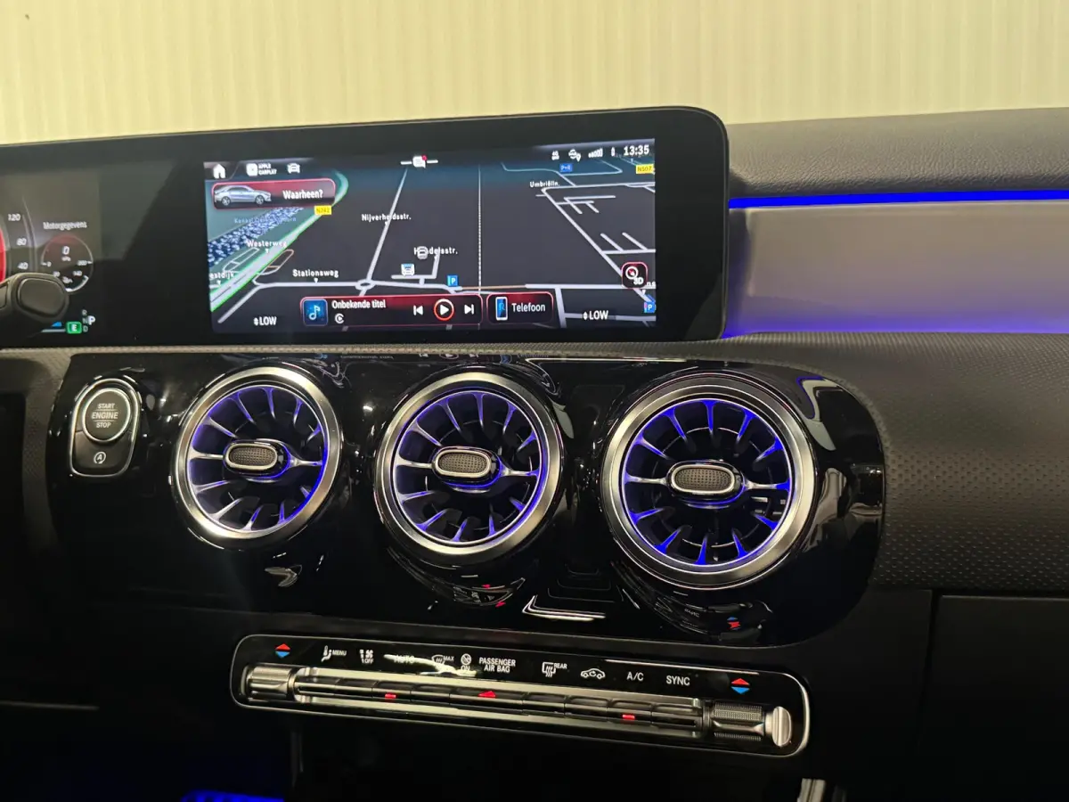 180 AMG Line | FACELIFT | NAP | PANO | NIGHT | AMBIANCE