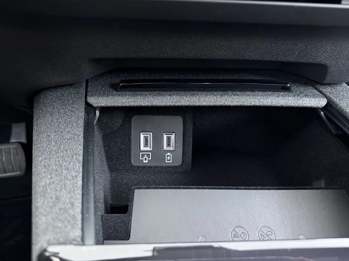 1.6 Turbo Plug-in-Hybrid Business Edition | Achteruitrijcamera | Apple Carplay/Android Auto|telefoonintegratie premium | Cruise control adaptief met Stop&Go