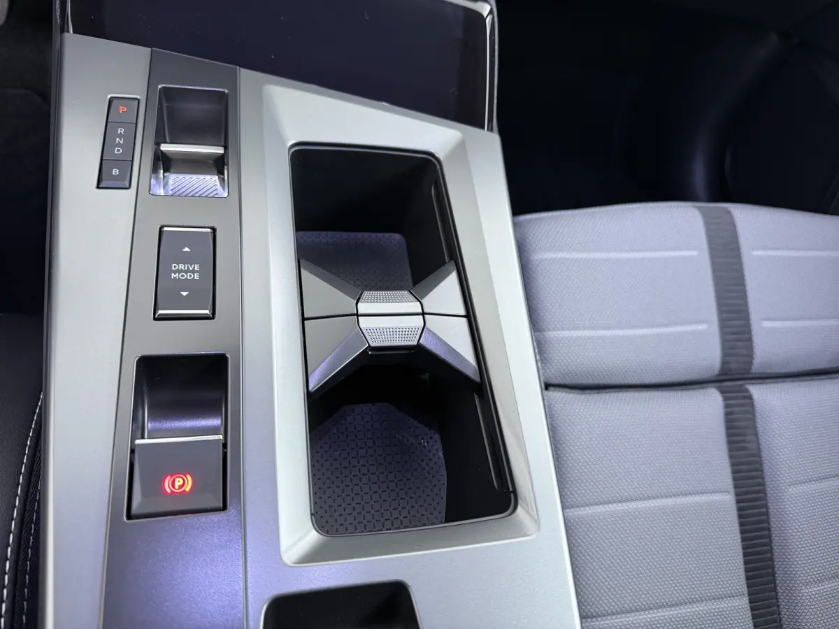 1.6 Turbo Plug-in-Hybrid Business Edition | Achteruitrijcamera | Apple Carplay/Android Auto|telefoonintegratie premium | Cruise control adaptief met Stop&Go