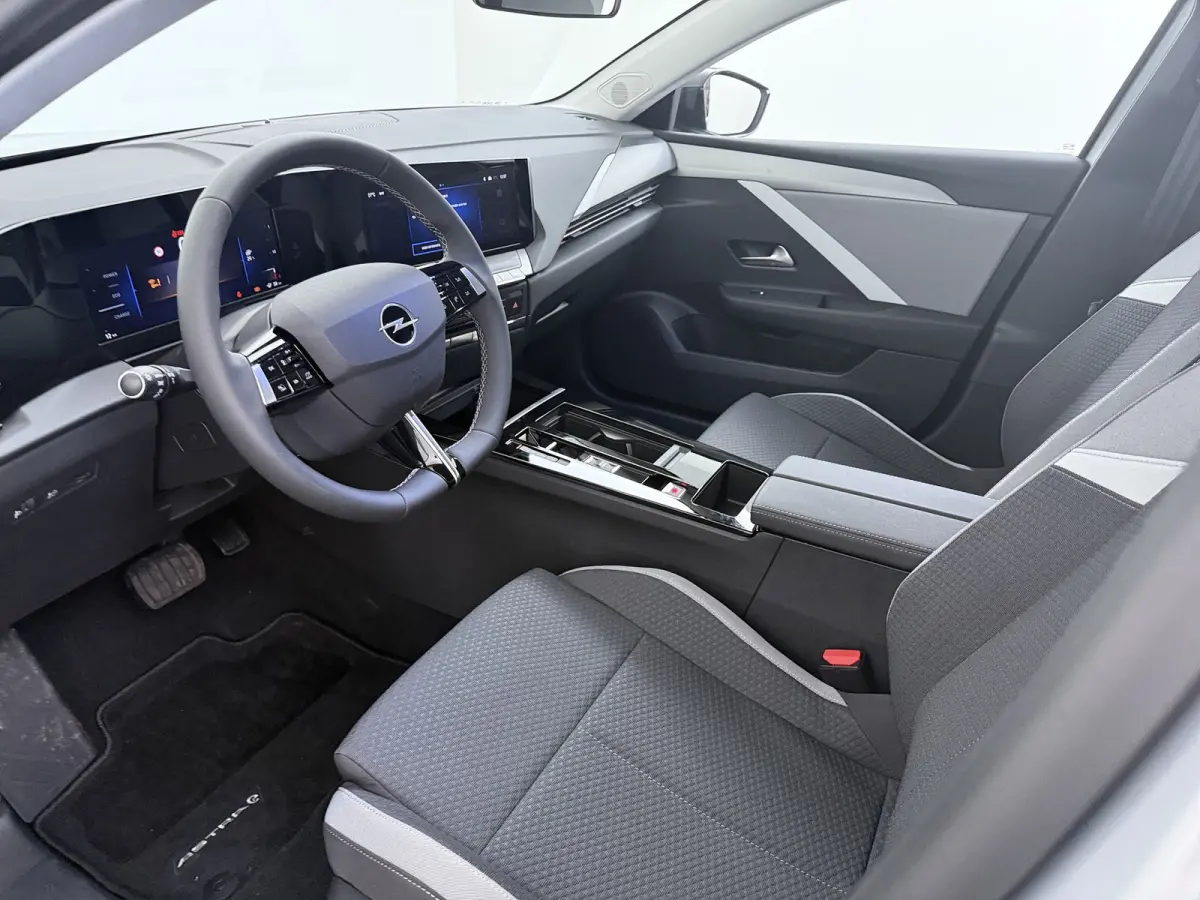 54 kWh Edition | Airco (automatisch) | Apple Carplay/Android Auto|telefoonintegratie premium | Cruise control adaptief