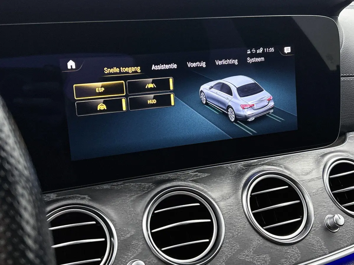 300 e Business Solution AMG | APPLE CARPLAY | ANDROID AUTO | ACHTERUITRIJCAMERA | PARKEERSENSOREN | HEAD-UP DISPLAY | SFEERVERLICHTING | STOELVERWARMING | DODEHOEKSENSOREN | CRUISE CONTROL |