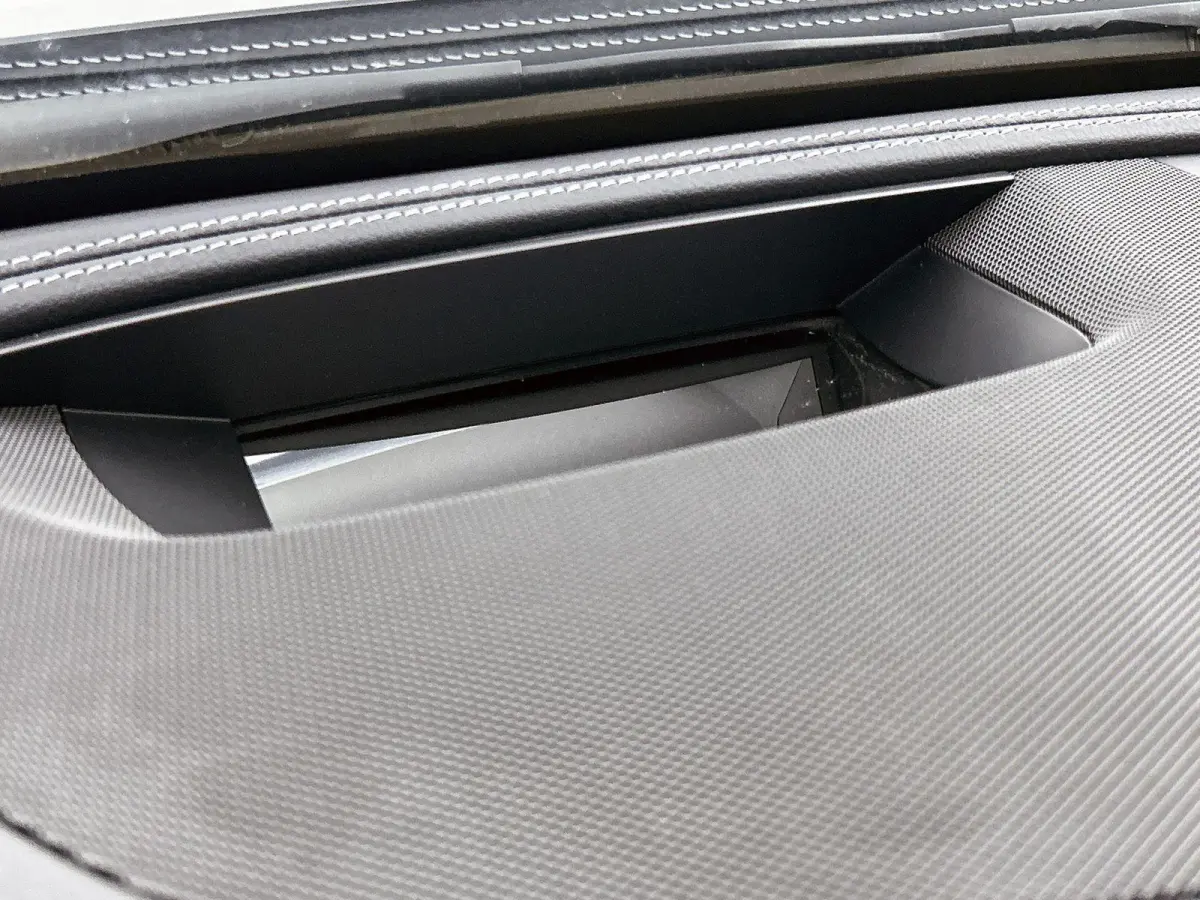 300 e Business Solution AMG | APPLE CARPLAY | ANDROID AUTO | ACHTERUITRIJCAMERA | PARKEERSENSOREN | HEAD-UP DISPLAY | SFEERVERLICHTING | STOELVERWARMING | DODEHOEKSENSOREN | CRUISE CONTROL |