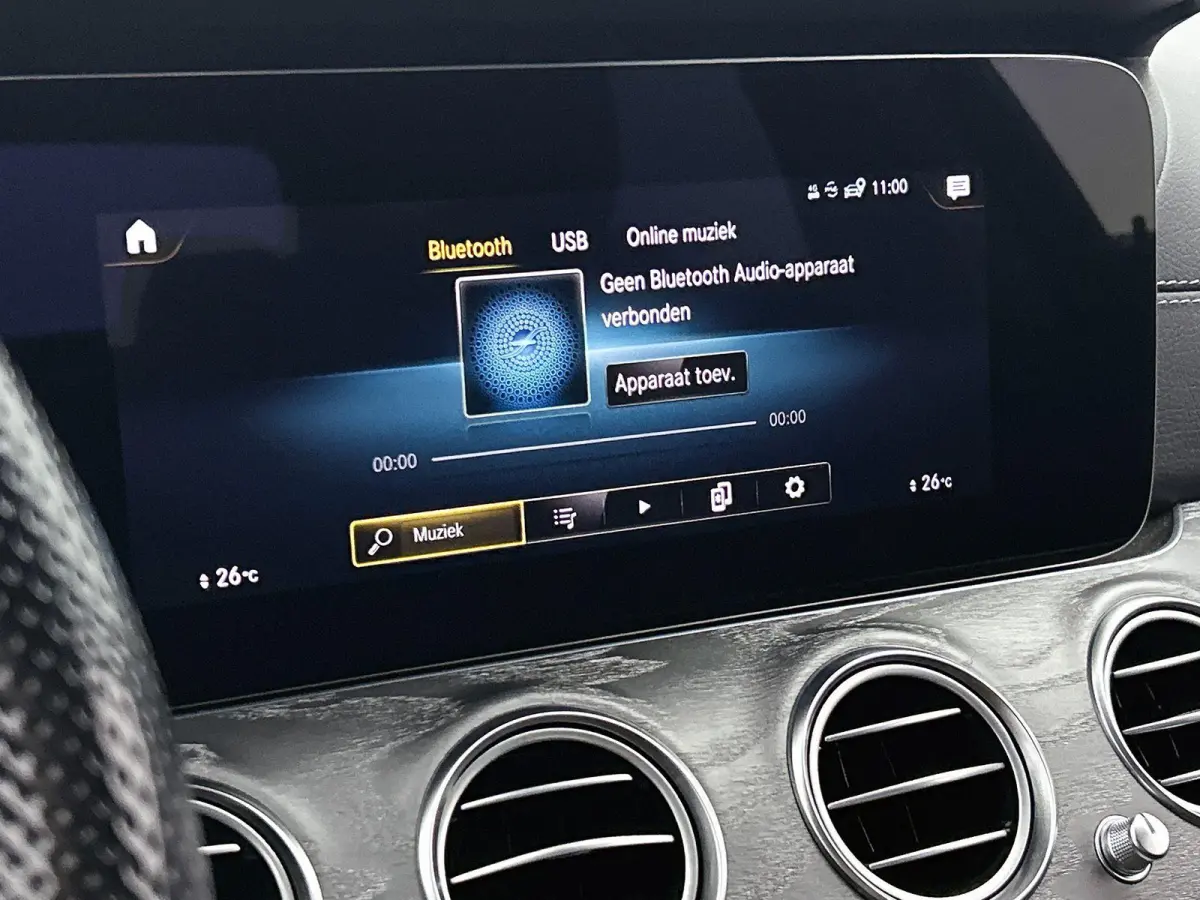 300 e Business Solution AMG | APPLE CARPLAY | ANDROID AUTO | ACHTERUITRIJCAMERA | PARKEERSENSOREN | HEAD-UP DISPLAY | SFEERVERLICHTING | STOELVERWARMING | DODEHOEKSENSOREN | CRUISE CONTROL |