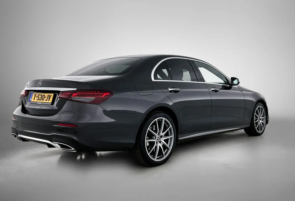 300 e Business Solution AMG | APPLE CARPLAY | ANDROID AUTO | ACHTERUITRIJCAMERA | PARKEERSENSOREN | HEAD-UP DISPLAY | SFEERVERLICHTING | STOELVERWARMING | DODEHOEKSENSOREN | CRUISE CONTROL |