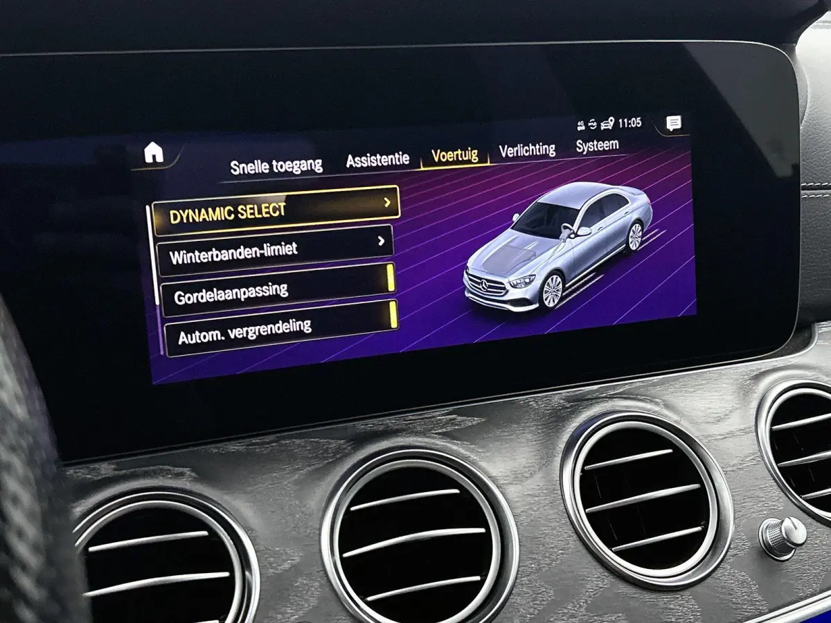 300 e Business Solution AMG | APPLE CARPLAY | ANDROID AUTO | ACHTERUITRIJCAMERA | PARKEERSENSOREN | HEAD-UP DISPLAY | SFEERVERLICHTING | STOELVERWARMING | DODEHOEKSENSOREN | CRUISE CONTROL |