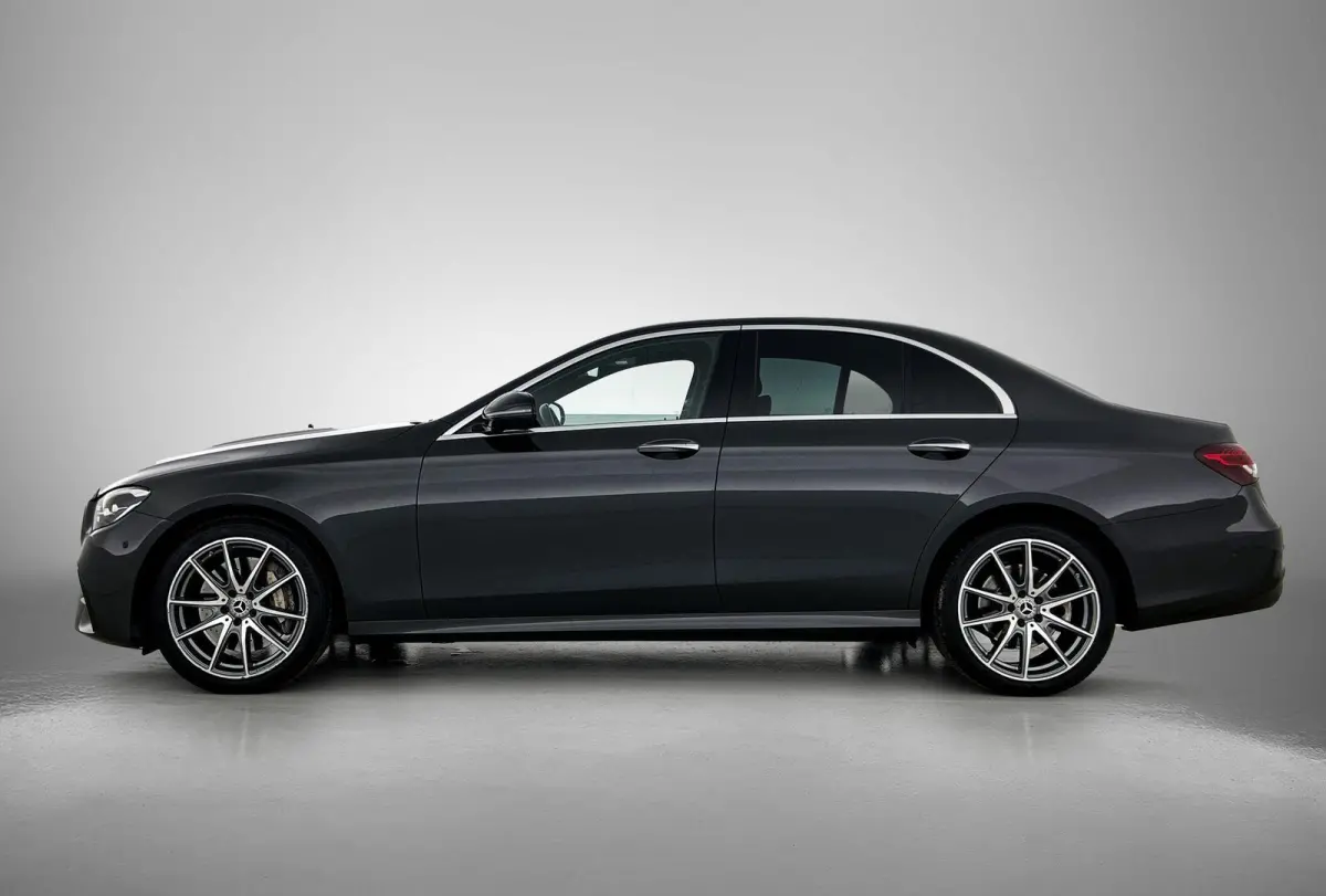 300 e Business Solution AMG | APPLE CARPLAY | ANDROID AUTO | ACHTERUITRIJCAMERA | PARKEERSENSOREN | HEAD-UP DISPLAY | SFEERVERLICHTING | STOELVERWARMING | DODEHOEKSENSOREN | CRUISE CONTROL |