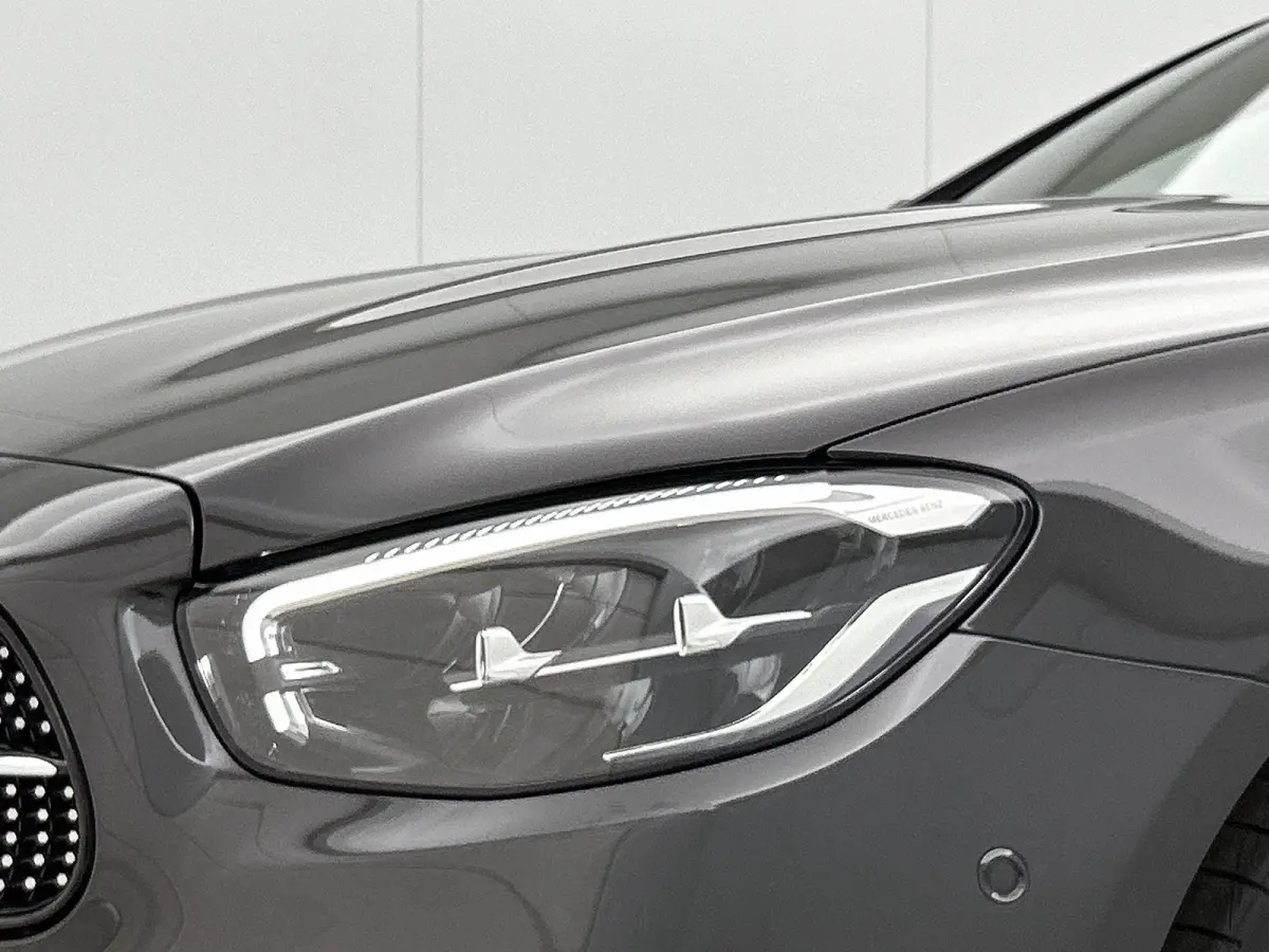 300 e Business Solution AMG | APPLE CARPLAY | ANDROID AUTO | ACHTERUITRIJCAMERA | PARKEERSENSOREN | HEAD-UP DISPLAY | SFEERVERLICHTING | STOELVERWARMING | DODEHOEKSENSOREN | CRUISE CONTROL |