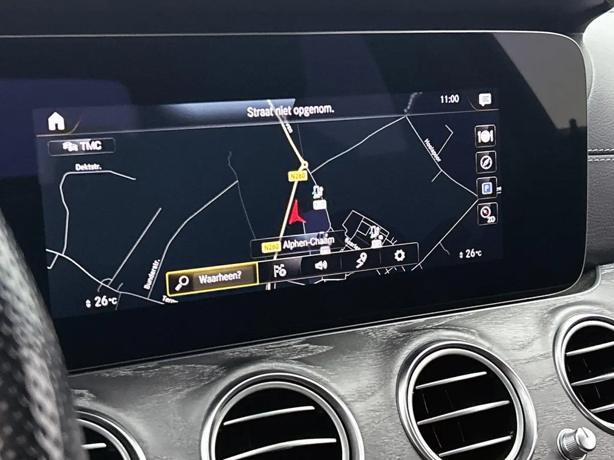 300 e Business Solution AMG | APPLE CARPLAY | ANDROID AUTO | ACHTERUITRIJCAMERA | PARKEERSENSOREN | HEAD-UP DISPLAY | SFEERVERLICHTING | STOELVERWARMING | DODEHOEKSENSOREN | CRUISE CONTROL |