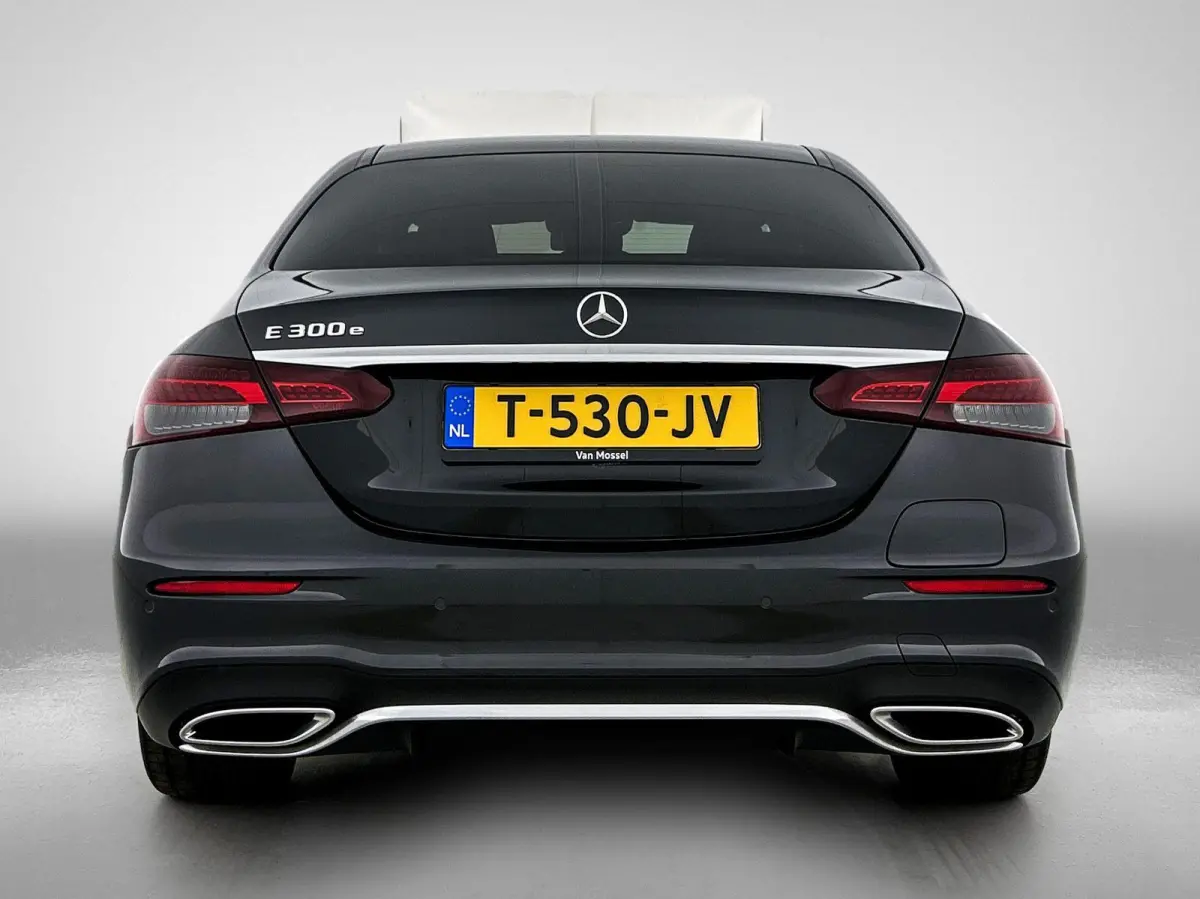 300 e Business Solution AMG | APPLE CARPLAY | ANDROID AUTO | ACHTERUITRIJCAMERA | PARKEERSENSOREN | HEAD-UP DISPLAY | SFEERVERLICHTING | STOELVERWARMING | DODEHOEKSENSOREN | CRUISE CONTROL |