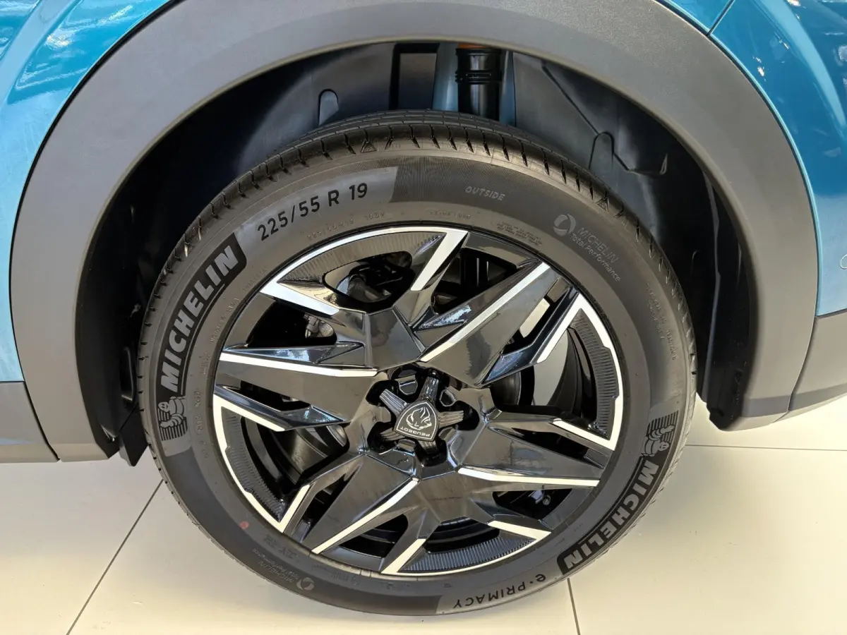 1.2 Hybrid 145 GT Exclusive Leverbaar per november