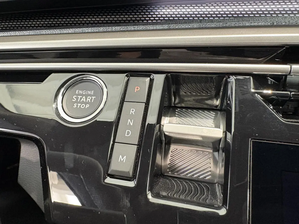1.2 Hybrid 145 GT Exclusive Leverbaar per november