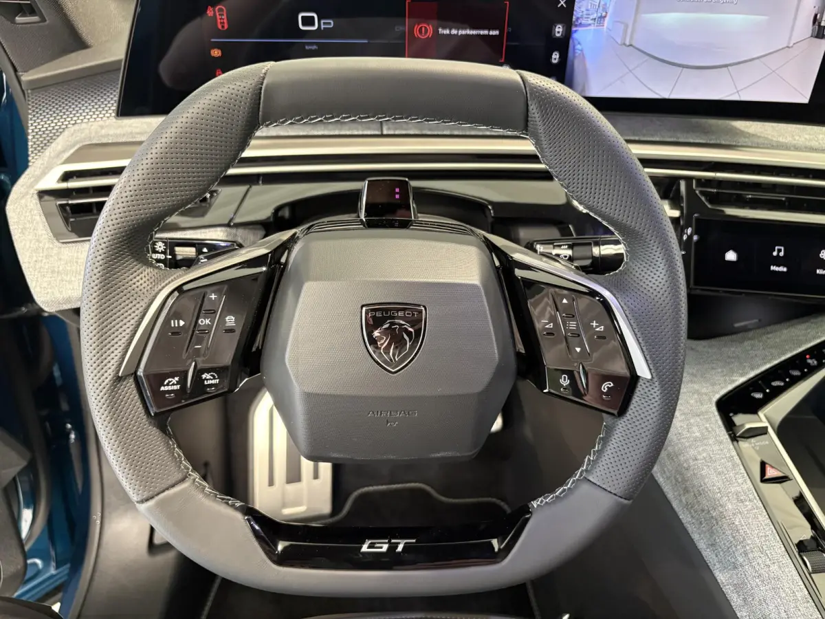 1.2 Hybrid 145 GT Exclusive Leverbaar per november