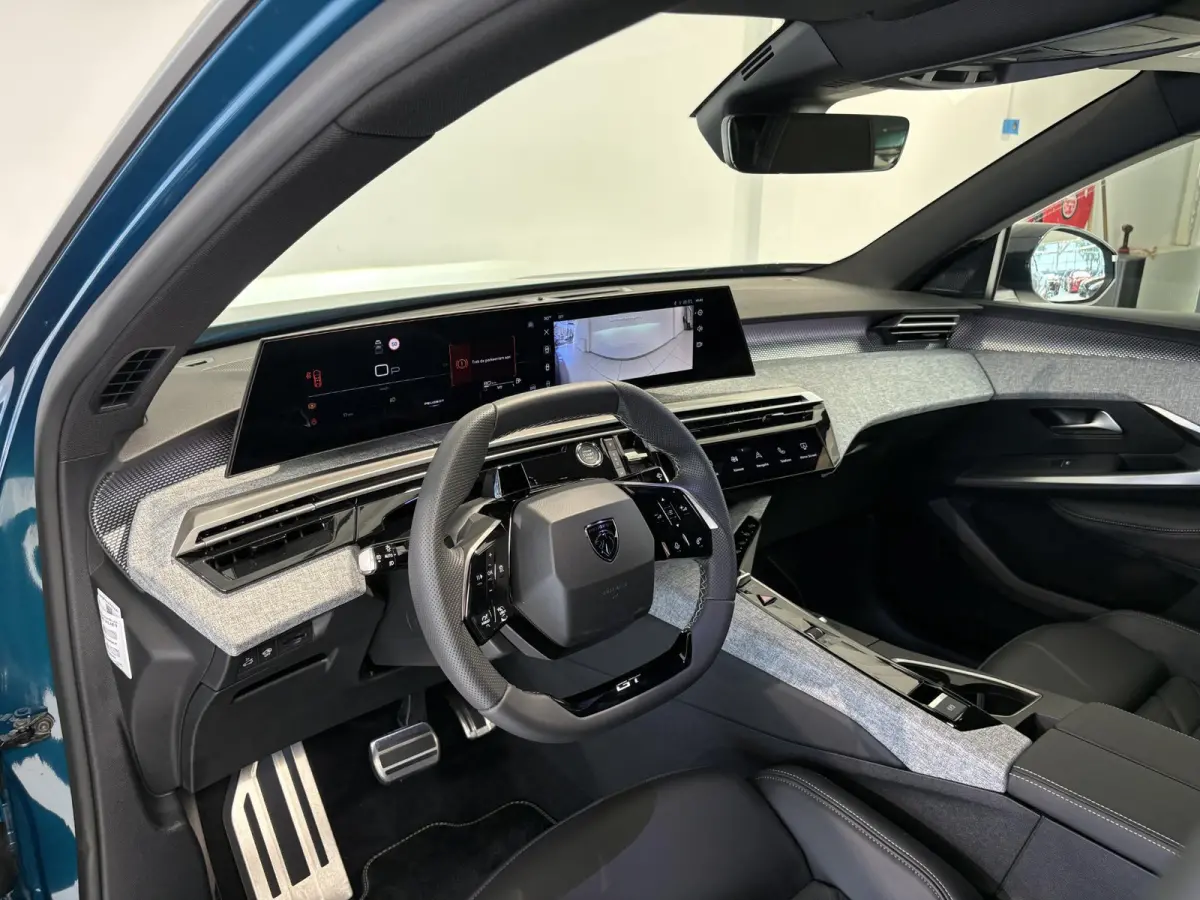 1.2 Hybrid 145 GT Exclusive Leverbaar per november