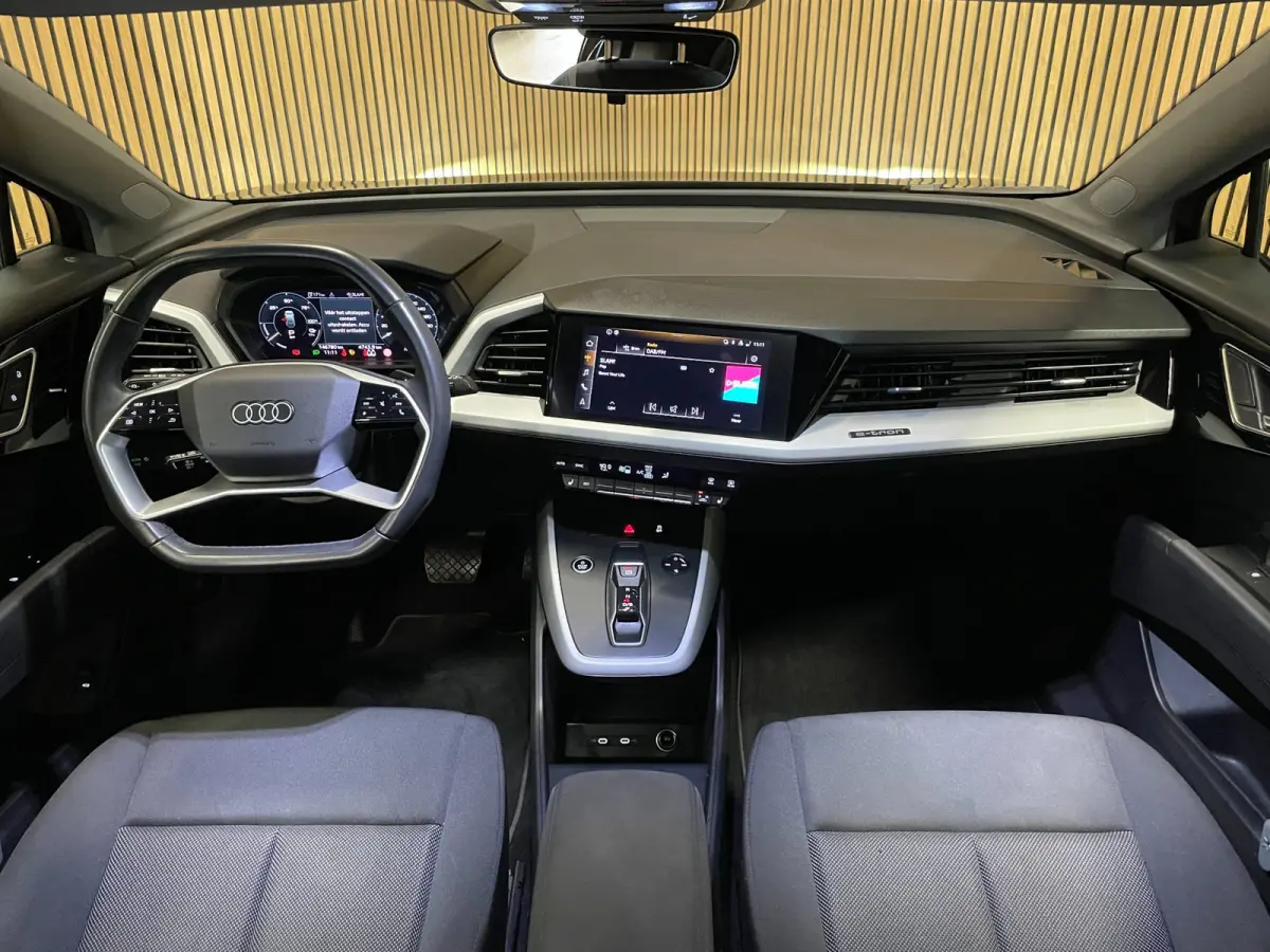 35|FULL BLACK EDITION|86% SOH|20''LMV|ACC|APPLE CARPLAY|STOELVERWARMING|NAVIGATIE|NL-AUTO|NAP|1e EIGENAAR|MARGE|