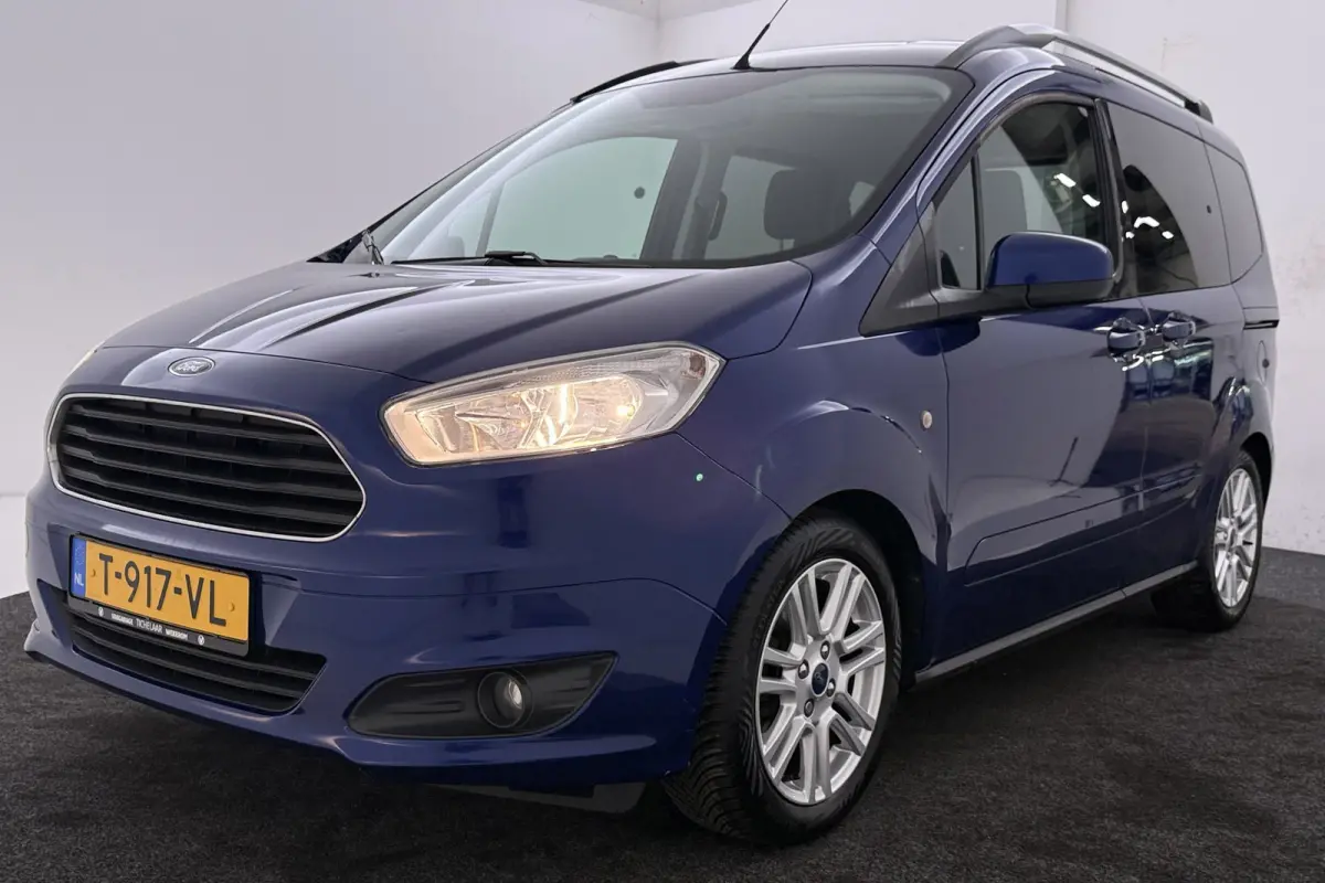 1.0 Titanium | Trekhaak | Climate Control | Stoelverwarming | 16" Velgen |