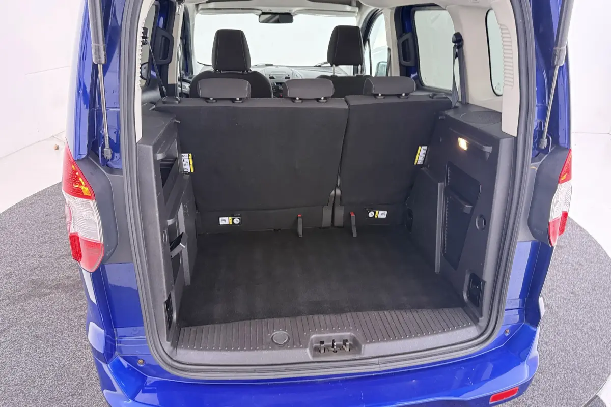 1.0 Titanium | Trekhaak | Climate Control | Stoelverwarming | 16" Velgen |