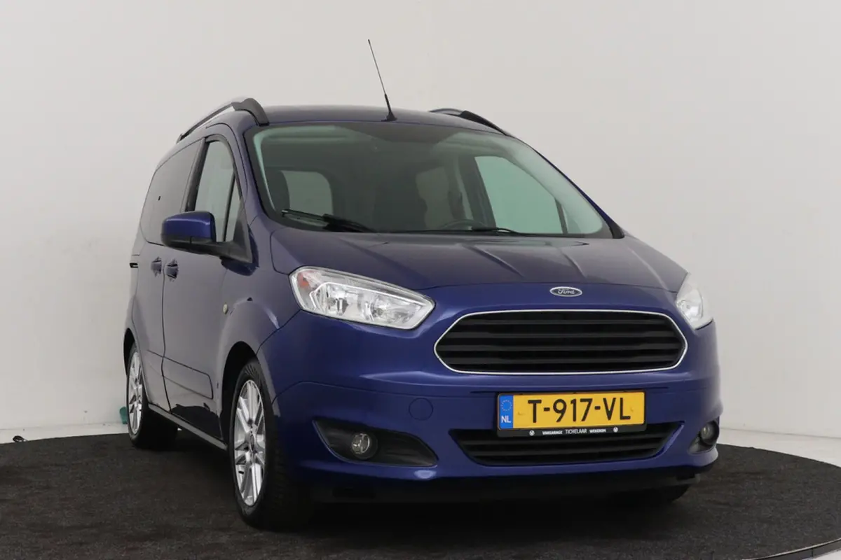 1.0 Titanium | Trekhaak | Climate Control | Stoelverwarming | 16" Velgen |