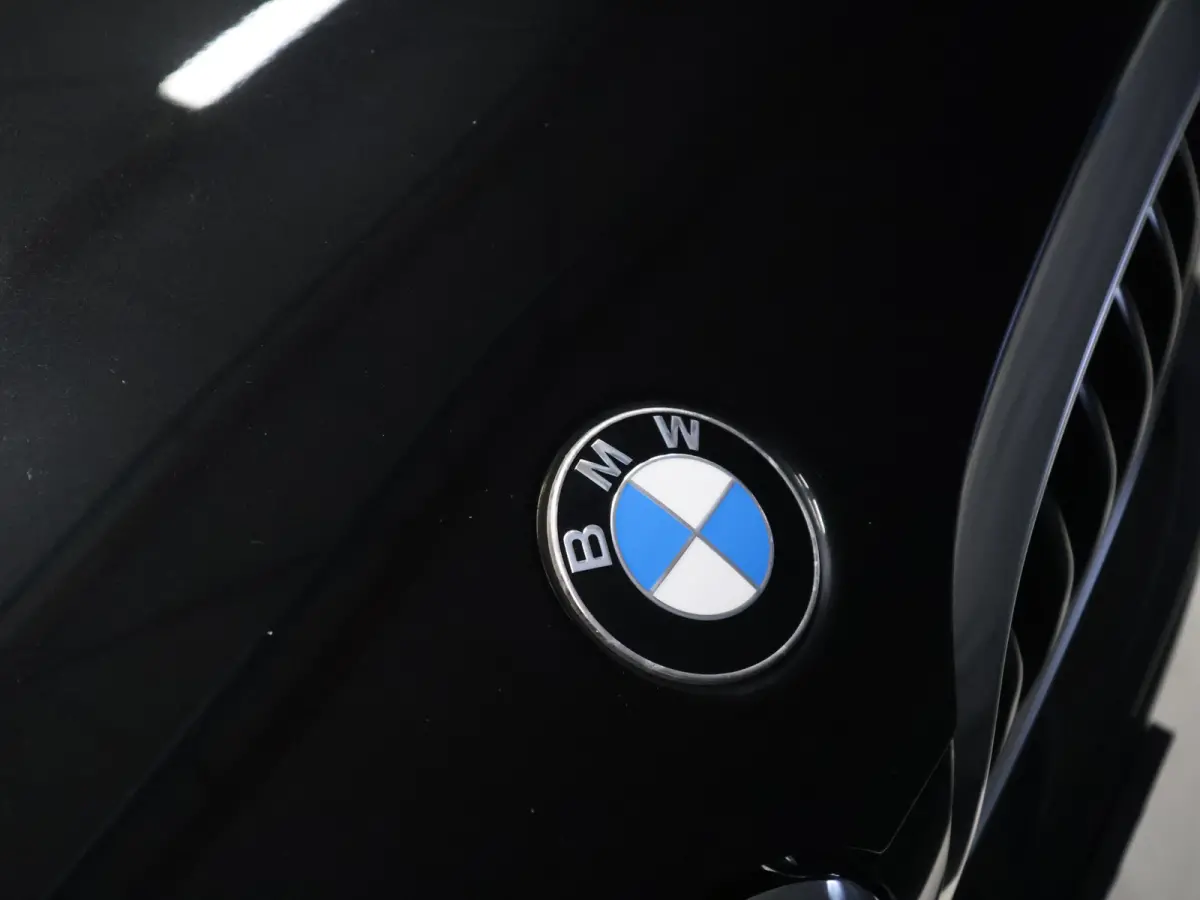 xDrive30e High Executive [SCHUIFKANTELDAK, APPLE CARPLAY, ANDROID, STOELVERWARMING, VOL LEDER, ELEKTRISCHE ACHTERKLEP, PDC V+A, CRUISE CONTROL, GROOT NAVIGATIE, 3-ZONE CLIMATE, DIGITAL DASH,
