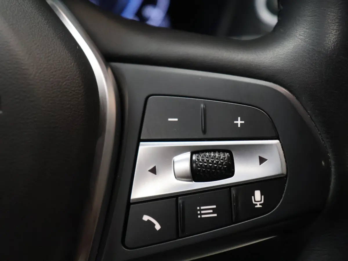 xDrive30e High Executive [SCHUIFKANTELDAK, APPLE CARPLAY, ANDROID, STOELVERWARMING, VOL LEDER, ELEKTRISCHE ACHTERKLEP, PDC V+A, CRUISE CONTROL, GROOT NAVIGATIE, 3-ZONE CLIMATE, DIGITAL DASH,