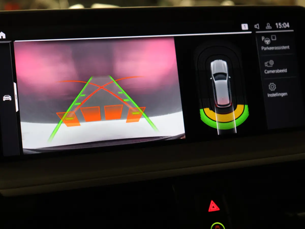 xDrive30e High Executive [SCHUIFKANTELDAK, APPLE CARPLAY, ANDROID, STOELVERWARMING, VOL LEDER, ELEKTRISCHE ACHTERKLEP, PDC V+A, CRUISE CONTROL, GROOT NAVIGATIE, 3-ZONE CLIMATE, DIGITAL DASH,