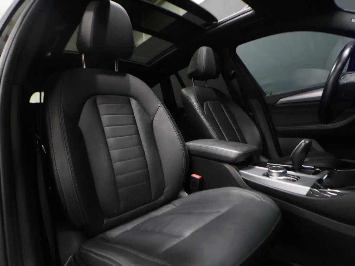 xDrive30e High Executive [SCHUIFKANTELDAK, APPLE CARPLAY, ANDROID, STOELVERWARMING, VOL LEDER, ELEKTRISCHE ACHTERKLEP, PDC V+A, CRUISE CONTROL, GROOT NAVIGATIE, 3-ZONE CLIMATE, DIGITAL DASH,