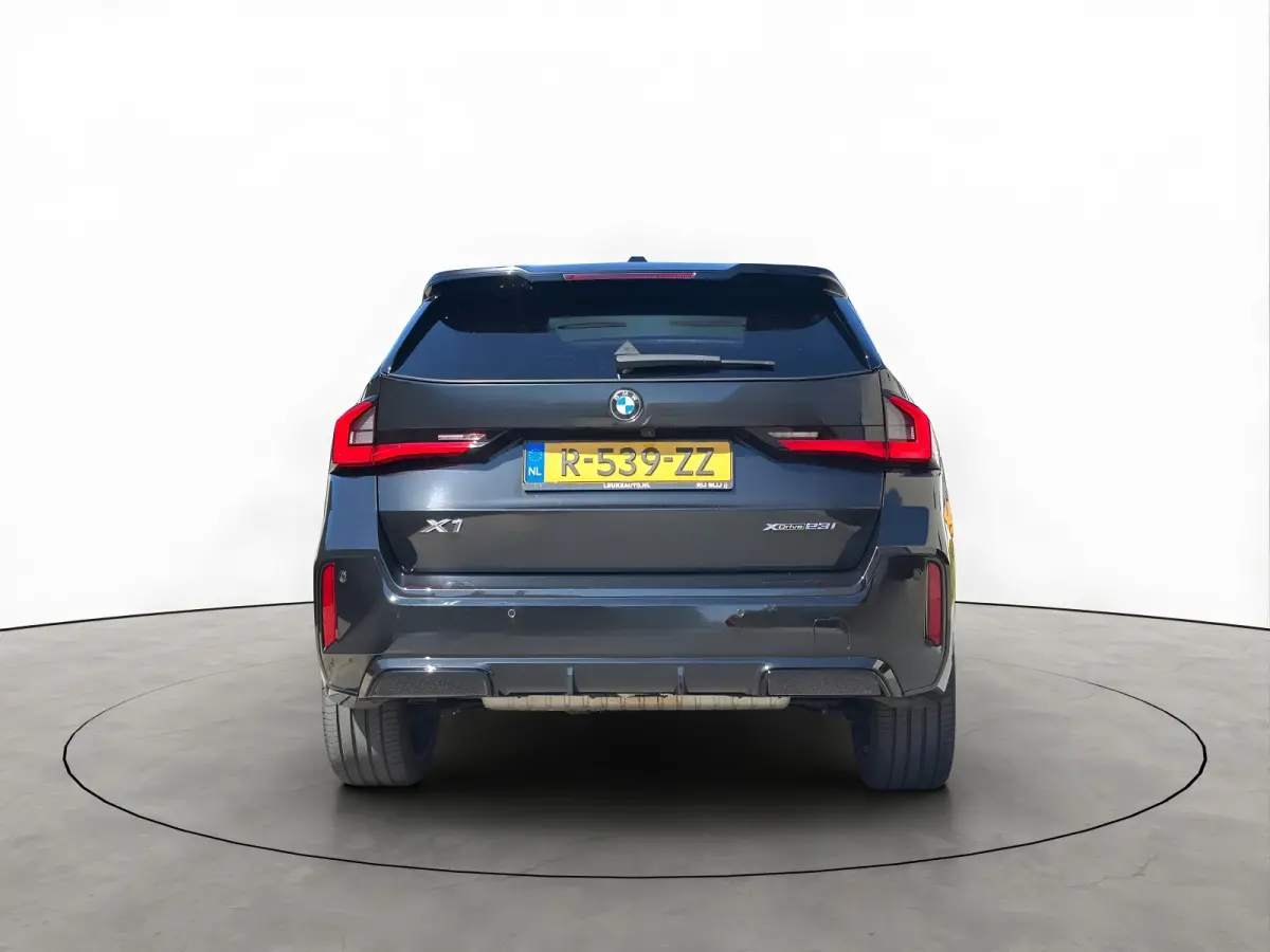 xDrive23i 218PK M-Sport Individual Pano Head-UP Harman-Kardon 360 Camera