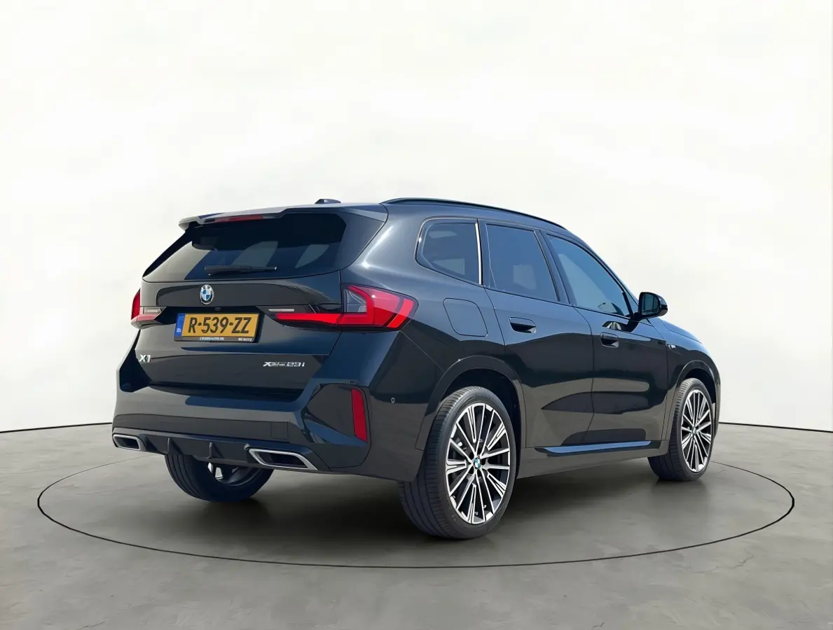 xDrive23i 218PK M-Sport Individual Pano Head-UP Harman-Kardon 360 Camera