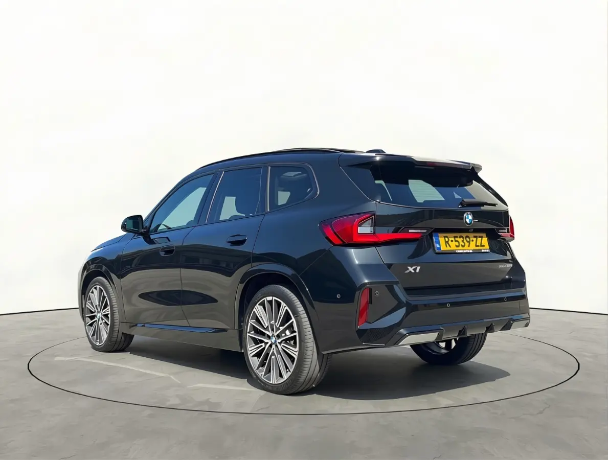xDrive23i 218PK M-Sport Individual Pano Head-UP Harman-Kardon 360 Camera