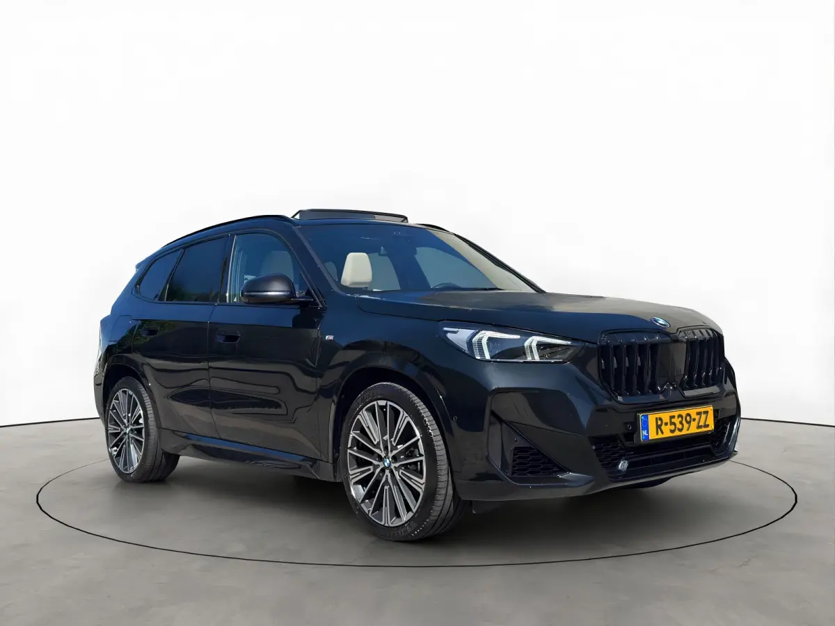 xDrive23i 218PK M-Sport Individual Pano Head-UP Harman-Kardon 360 Camera