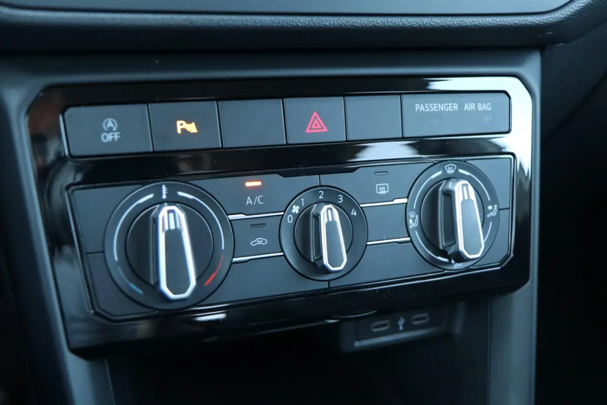 1.0 TSI 95 pk Life | Trekhaak | Apple Carplay/Android Auto | Parkeersensoren | Adaptive Cruise Control |