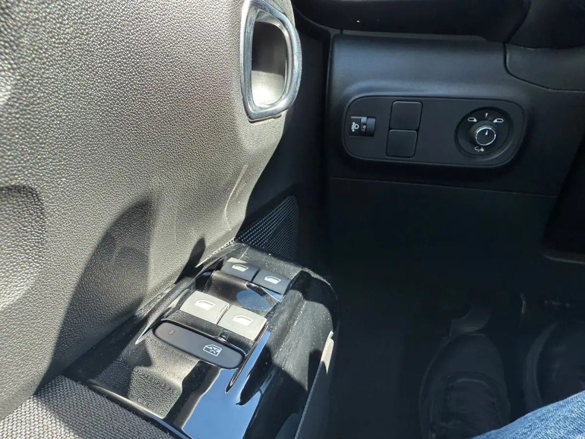 1.2 PureTech Feel, Facelift, Navi, Dealer auto. INC BTW, 1ste eigenaar