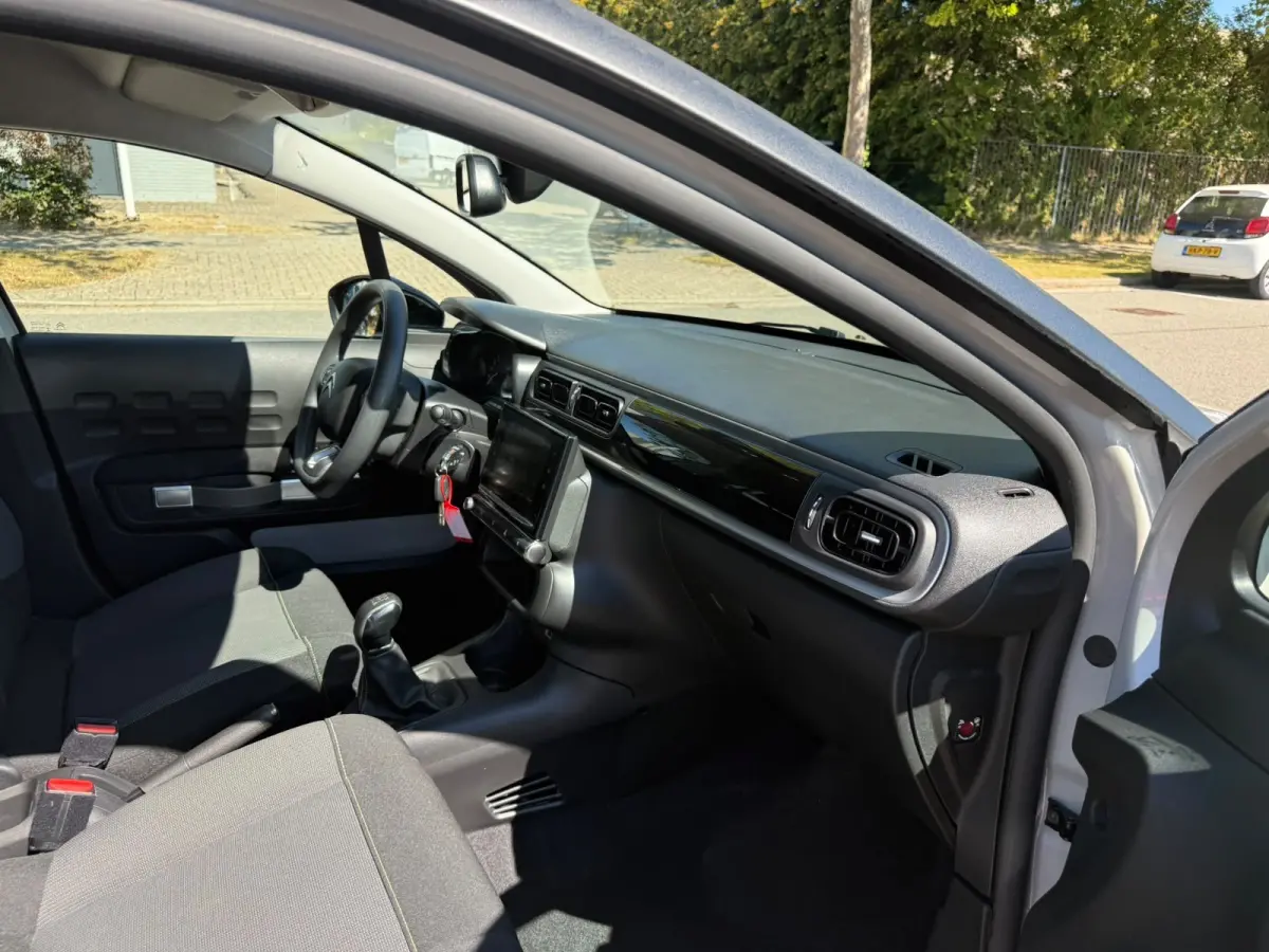 1.2 PureTech Feel, Facelift, Navi, Dealer auto. INC BTW, 1ste eigenaar