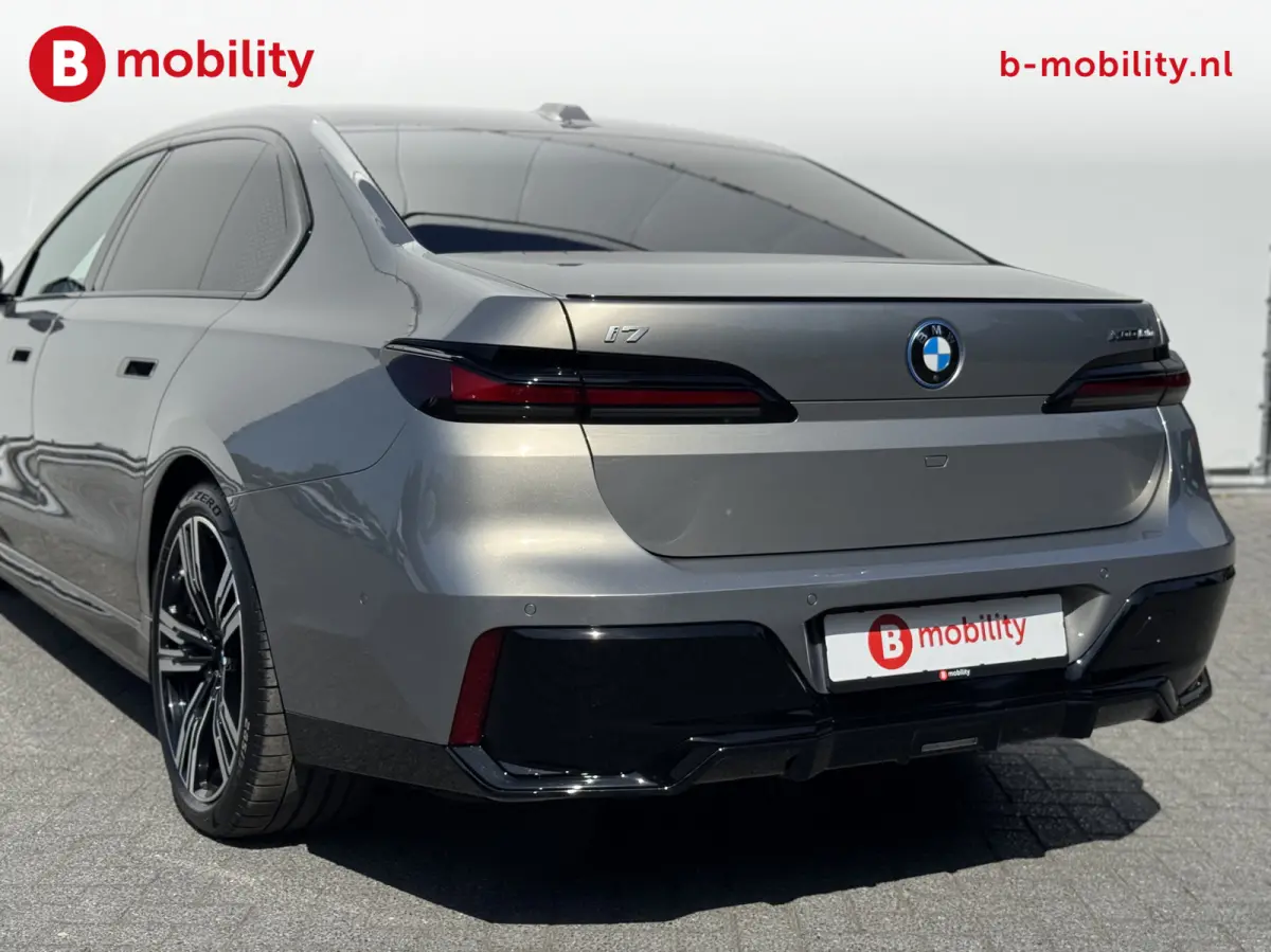 xDrive60 106 kWh M-Sport Pro Panoramadak NL Auto! | Bowers&Wilkins | Driving Assistand Professional | Stoel/ stuurverwarming | 360 Camera | Head-Up Display
