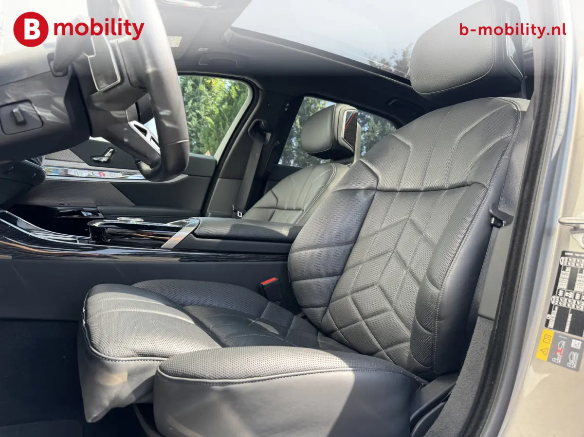 xDrive60 106 kWh M-Sport Pro Panoramadak NL Auto! | Bowers&Wilkins | Driving Assistand Professional | Stoel/ stuurverwarming | 360 Camera | Head-Up Display