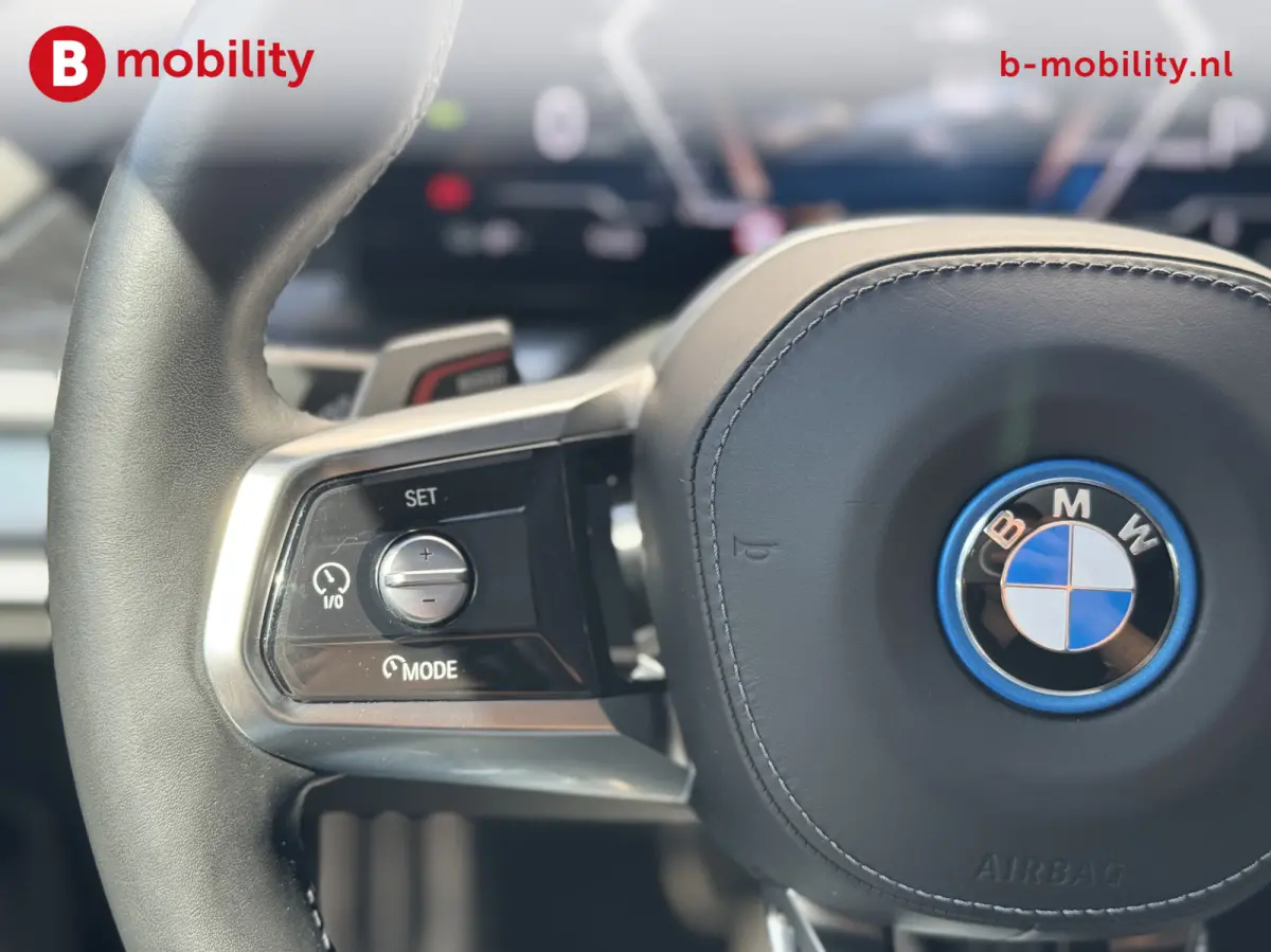 xDrive60 106 kWh M-Sport Pro Panoramadak NL Auto! | Bowers&Wilkins | Driving Assistand Professional | Stoel/ stuurverwarming | 360 Camera | Head-Up Display