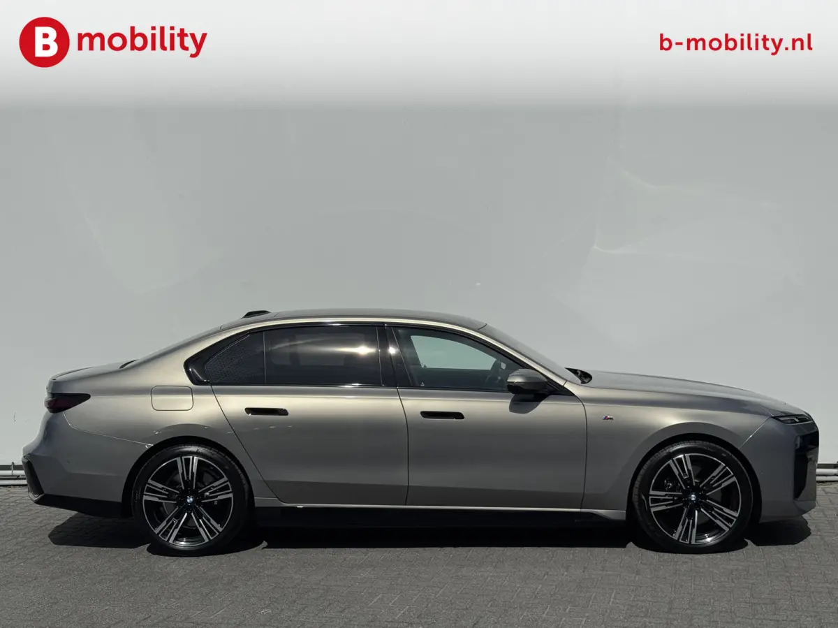 xDrive60 106 kWh M-Sport Pro Panoramadak NL Auto! | Bowers&Wilkins | Driving Assistand Professional | Stoel/ stuurverwarming | 360 Camera | Head-Up Display